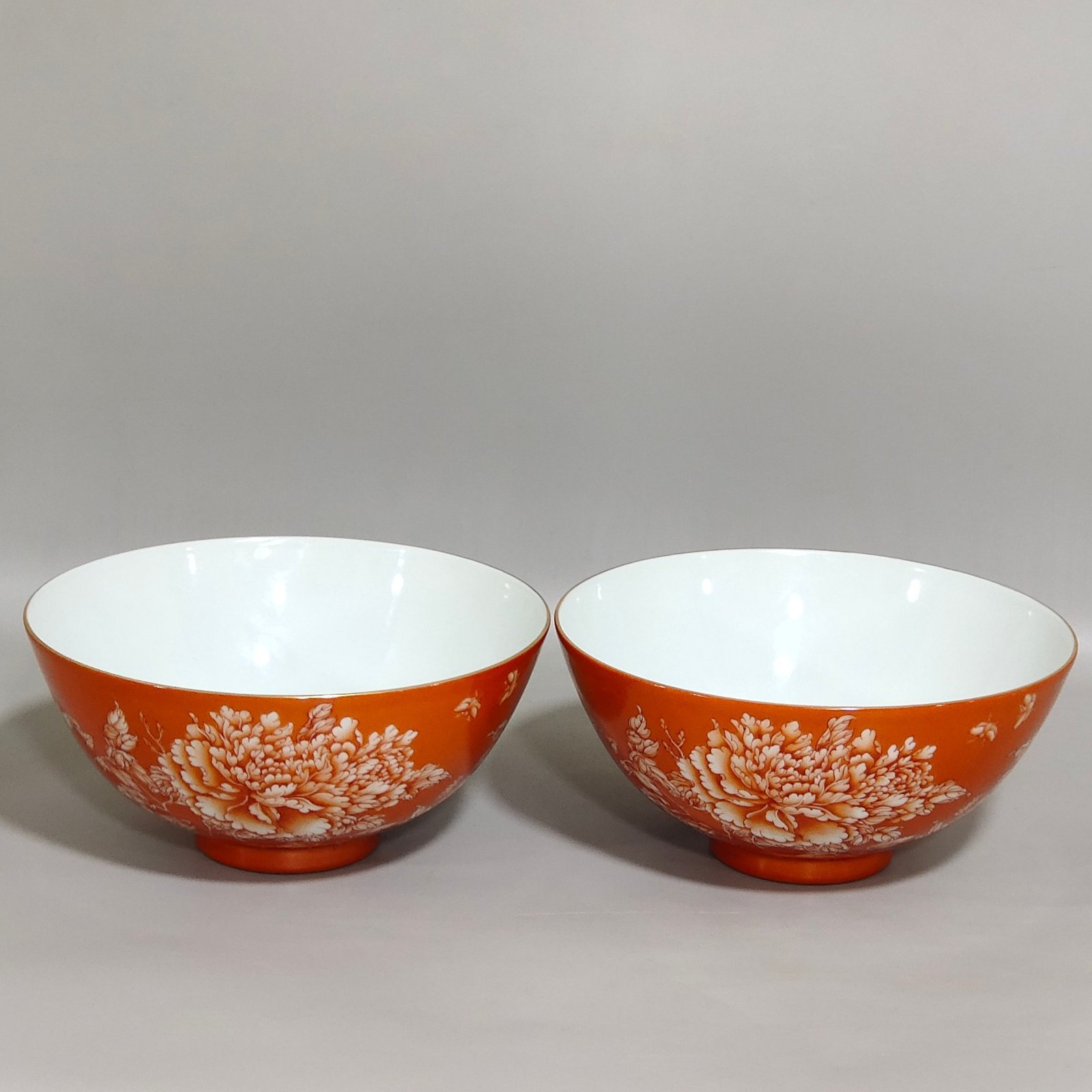 Qing Dynasty Yongzheng coral red peony flower poem bowl