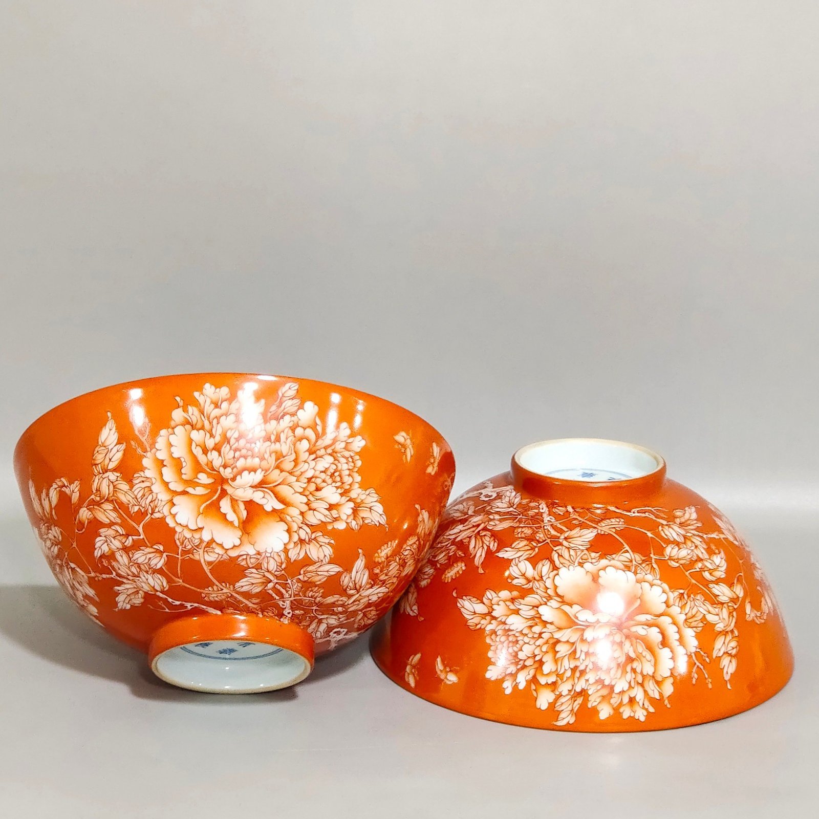 Qing Dynasty Yongzheng coral red peony flower poem bowl
