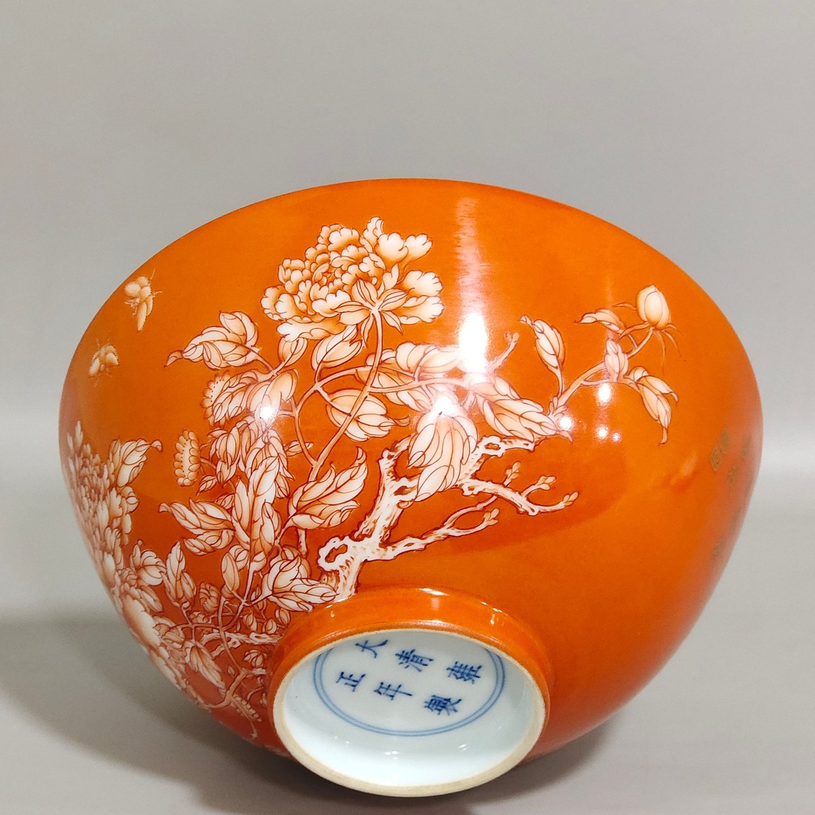 Qing Dynasty Yongzheng coral red peony flower poem bowl