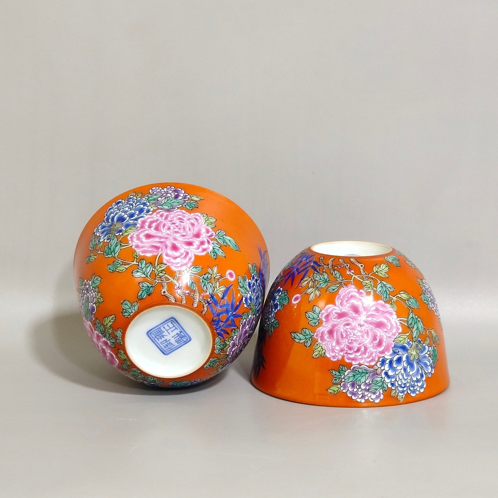 Qing Dynasty Yongzheng Coral Red Flower Cup