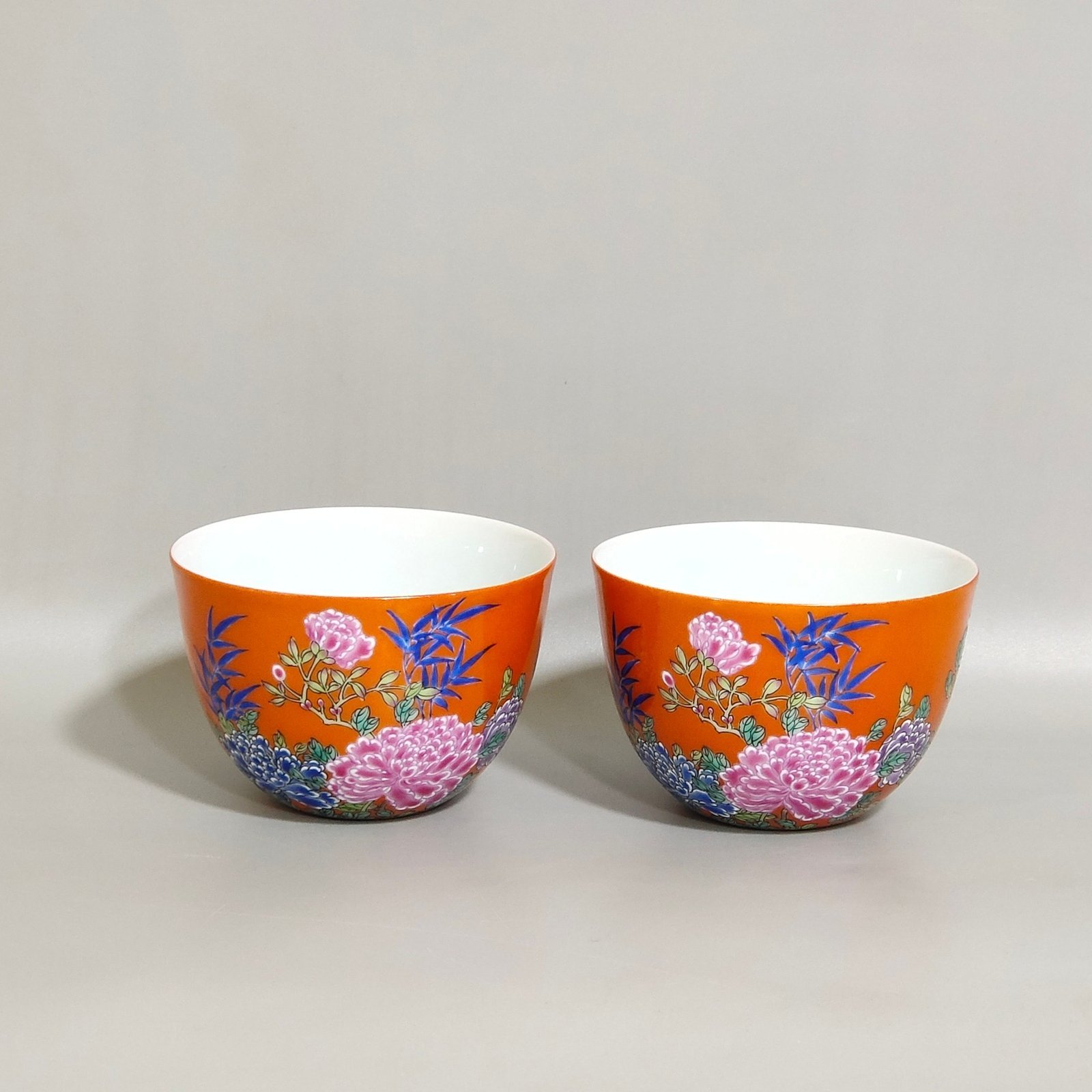 Qing Dynasty Yongzheng Coral Red Flower Cup
