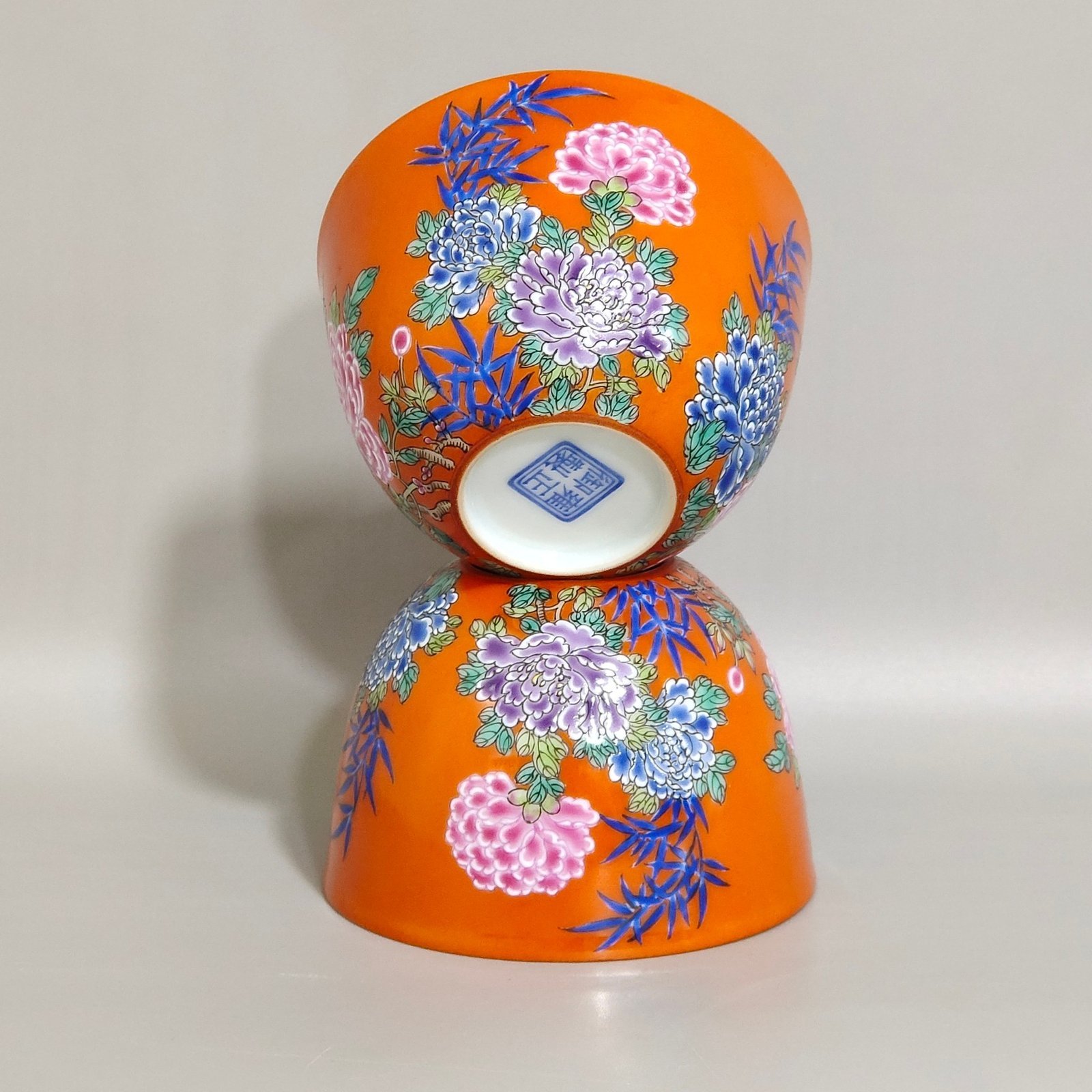 Qing Dynasty Yongzheng Coral Red Flower Cup