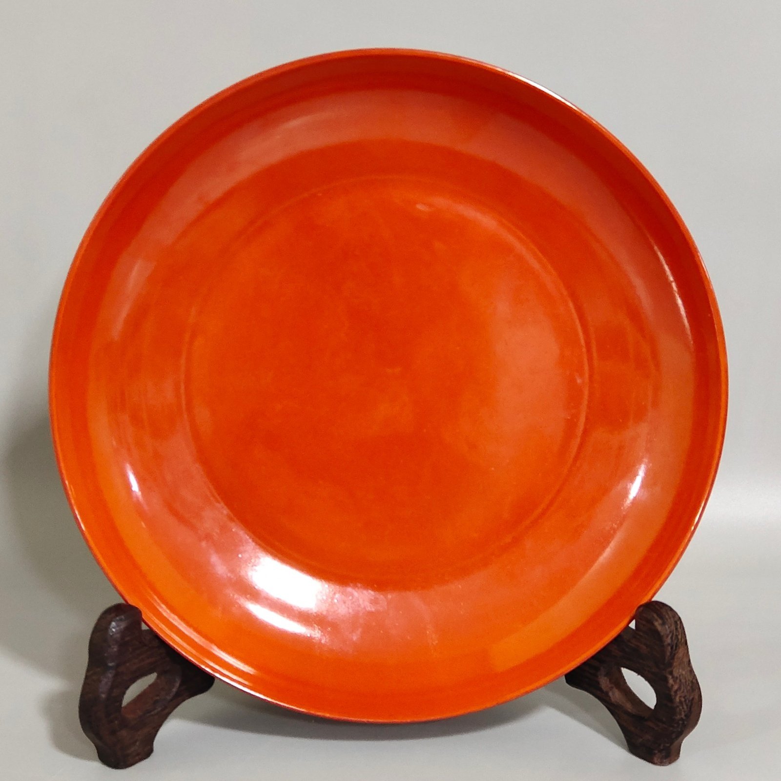 Qing Dynasty Yongzheng coral red glaze dish
