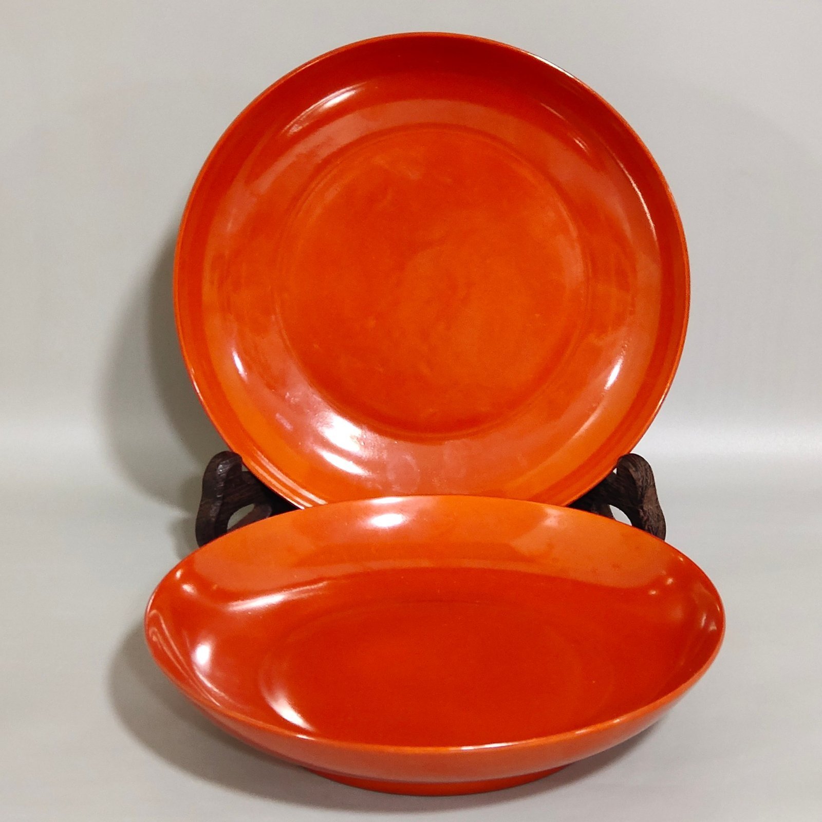 Qing Dynasty Yongzheng coral red glaze dish