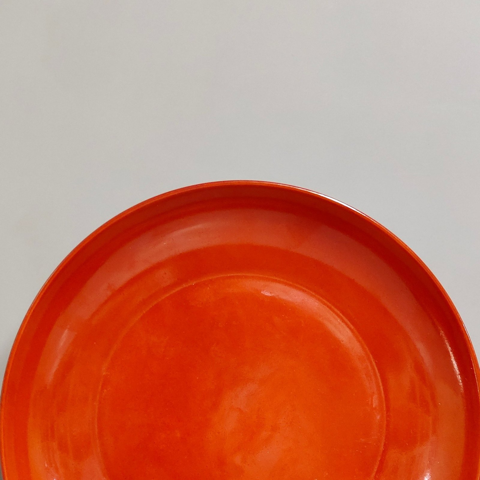 Qing Dynasty Yongzheng coral red glaze dish