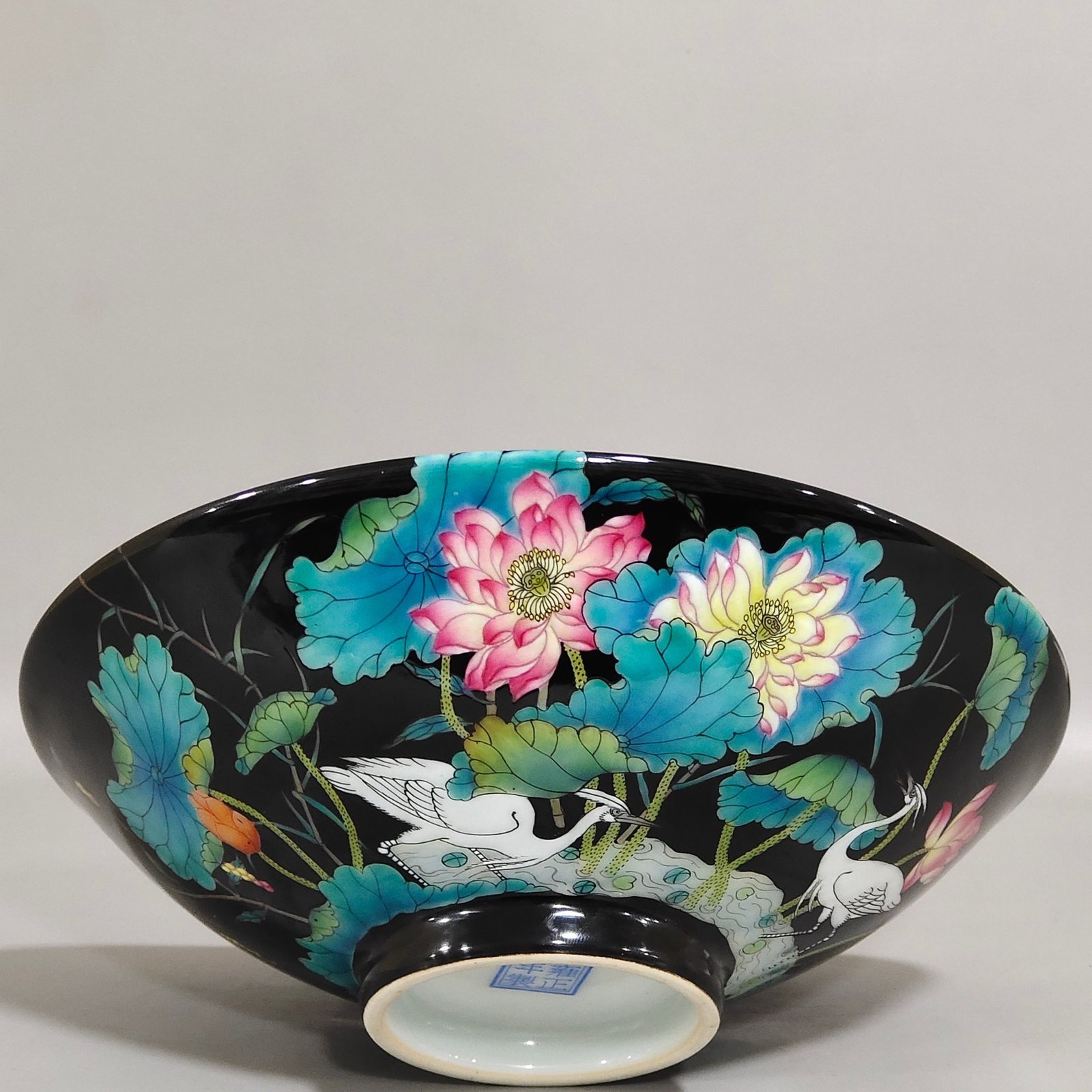 Qing Dynasty Yongzheng enamel black gold glaze all the way up the wall bamboo hat bowl