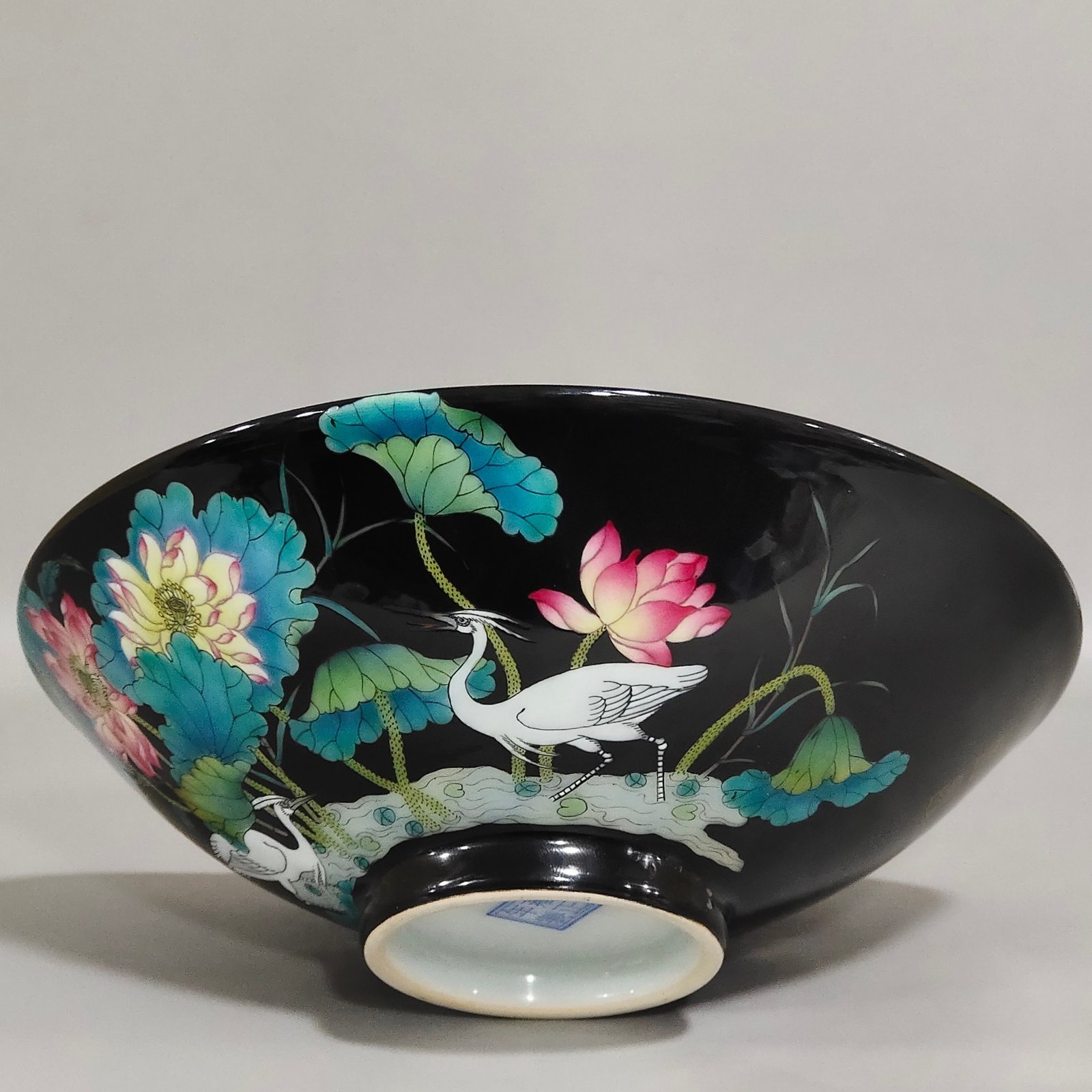 Qing Dynasty Yongzheng enamel black gold glaze all the way up the wall bamboo hat bowl