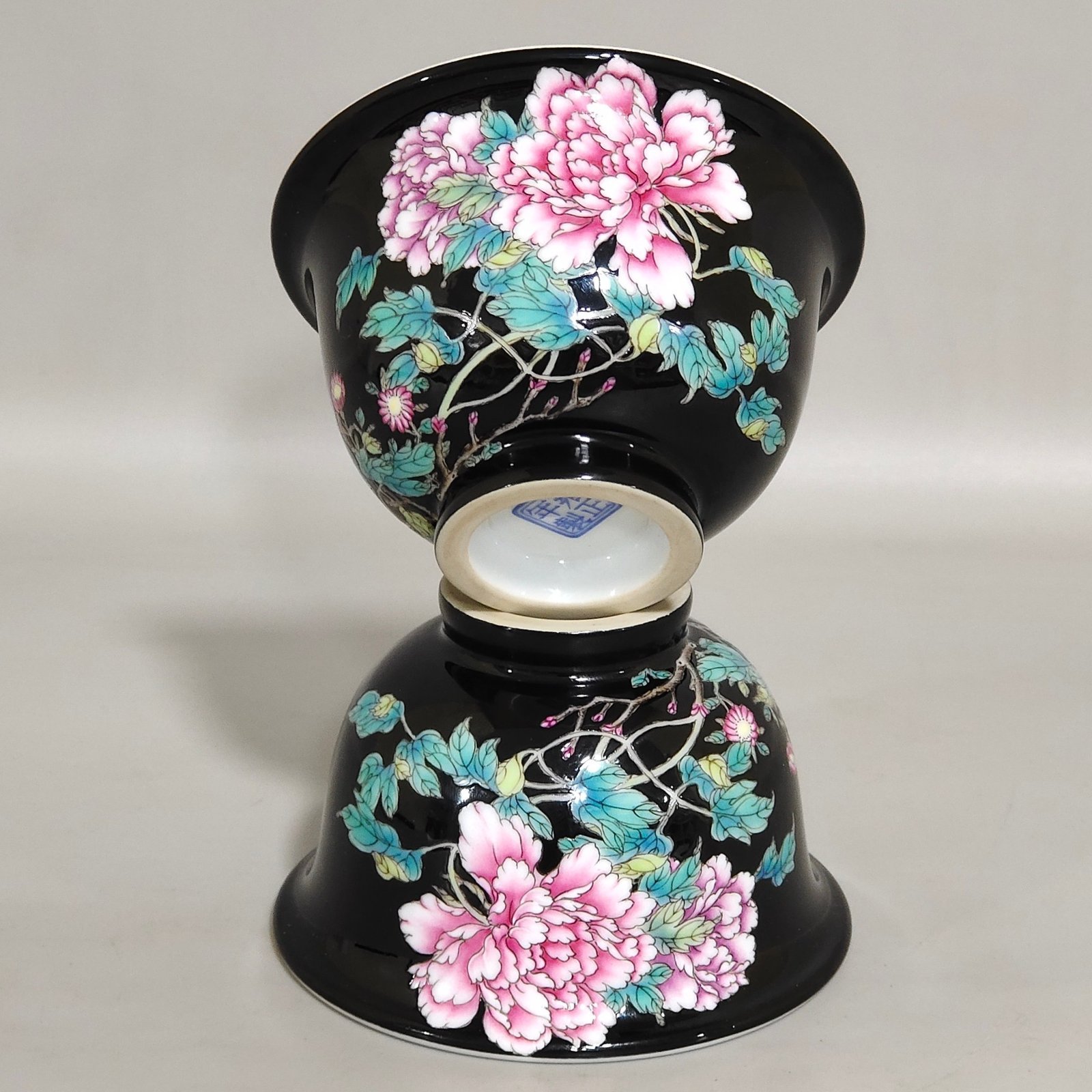 Qing Dynasty Yongzheng enamel black gold glaze peony flower poem cup