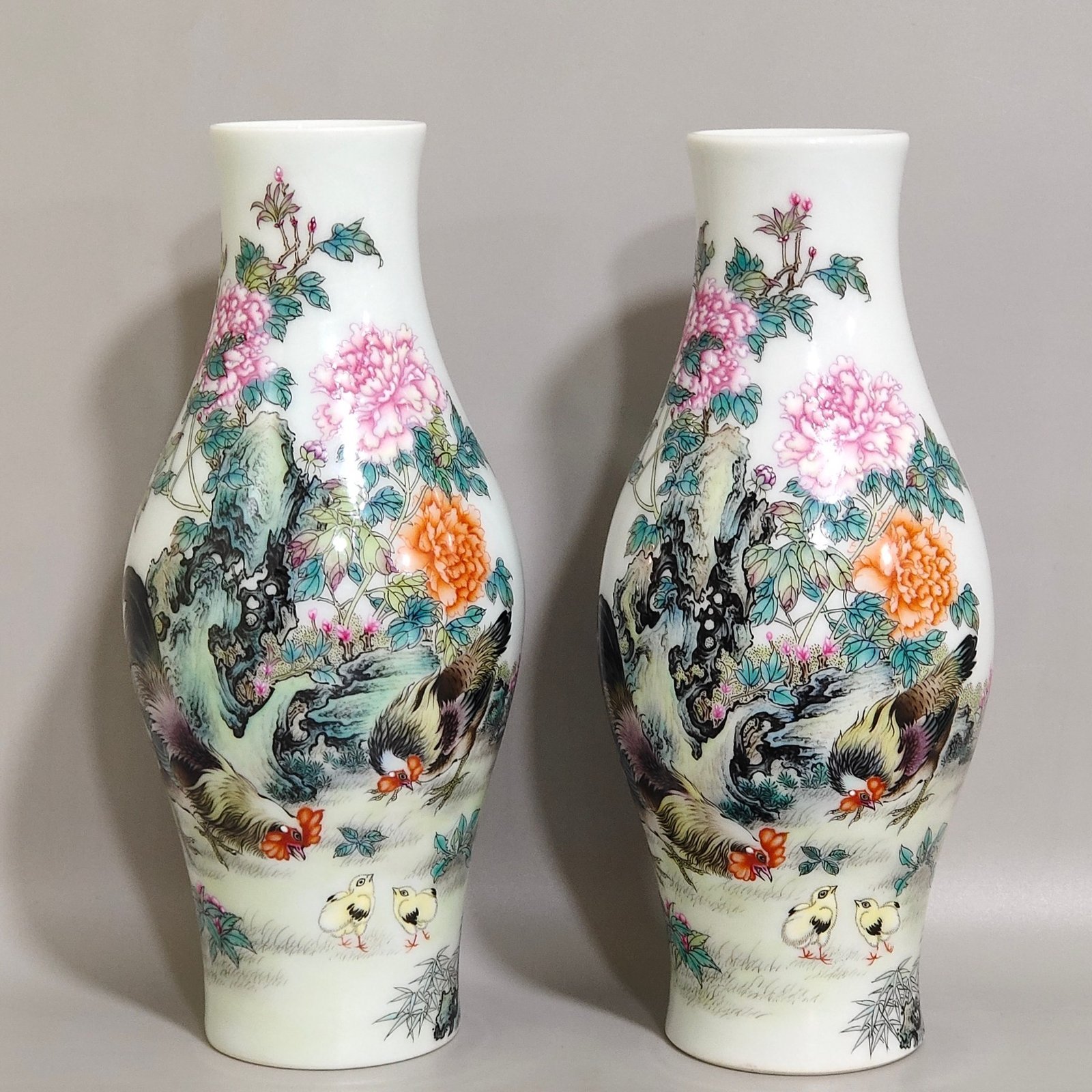 Qing Dynasty Yongzheng enamel color olive vase with poems about family joy and good luck