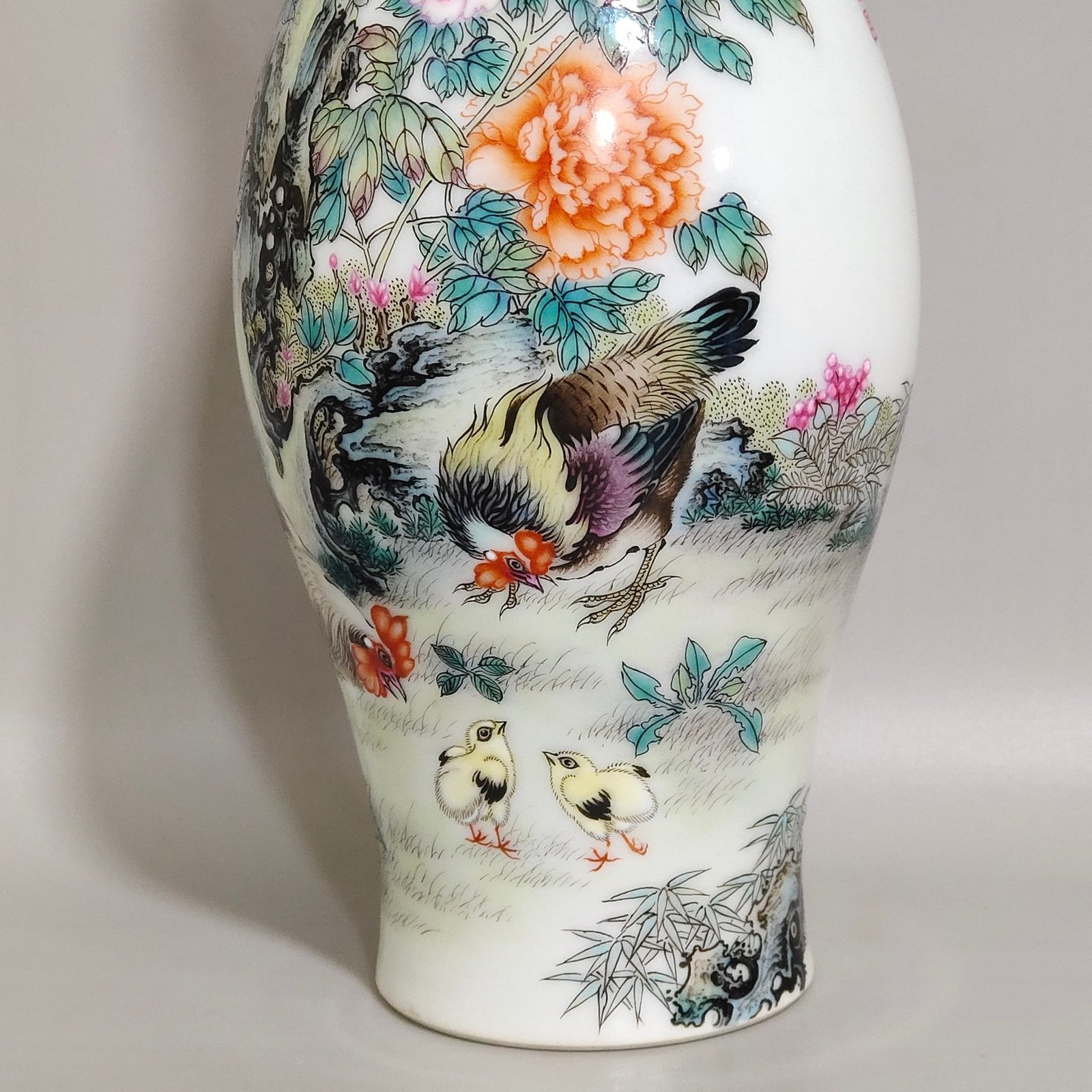 Qing Dynasty Yongzheng enamel color olive vase with poems about family joy and good luck
