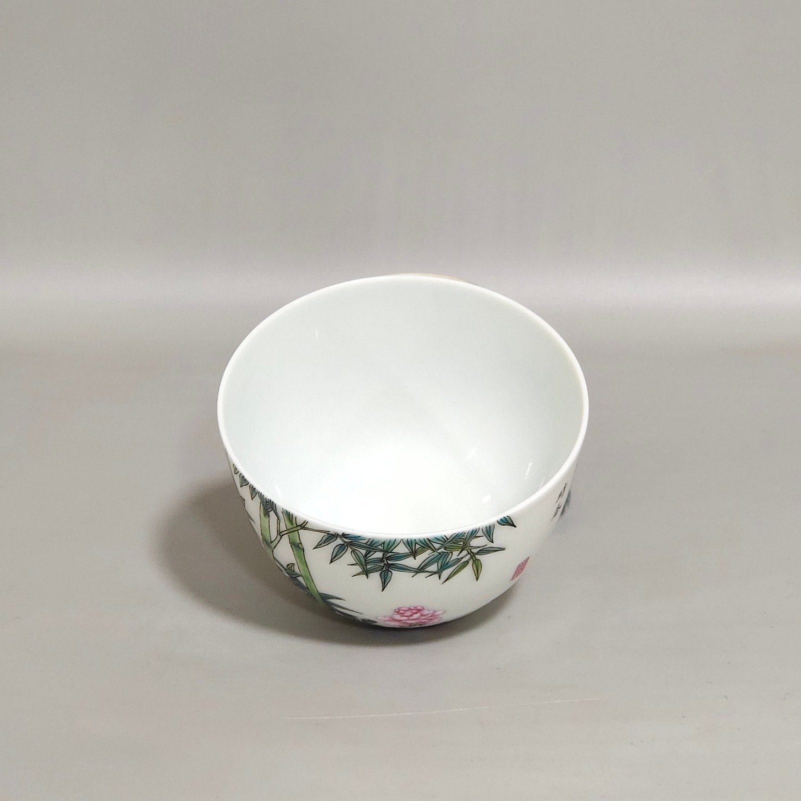 Qing Dynasty Yongzheng enamel rose green bamboo cup