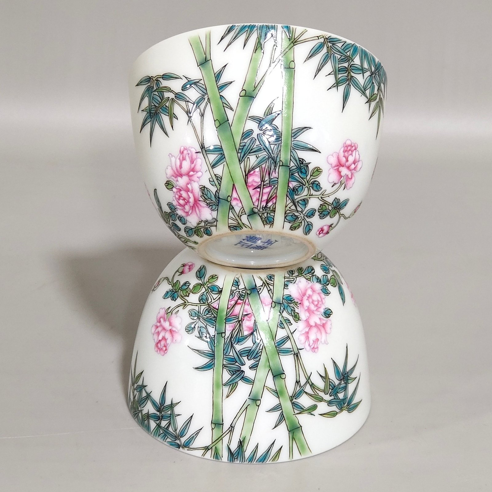Qing Dynasty Yongzheng enamel rose green bamboo cup