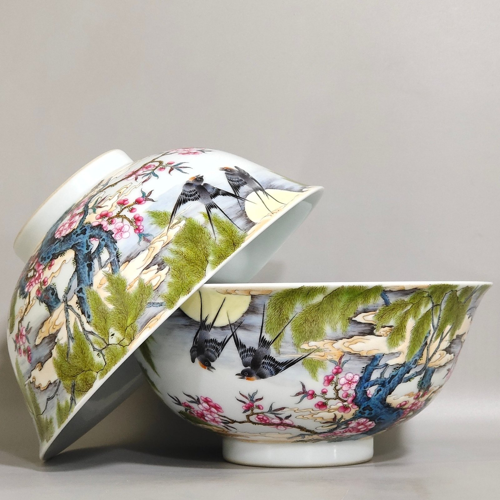 Qing Dynasty Yongzheng enamel Xinglin Chunyan poetry bowl
