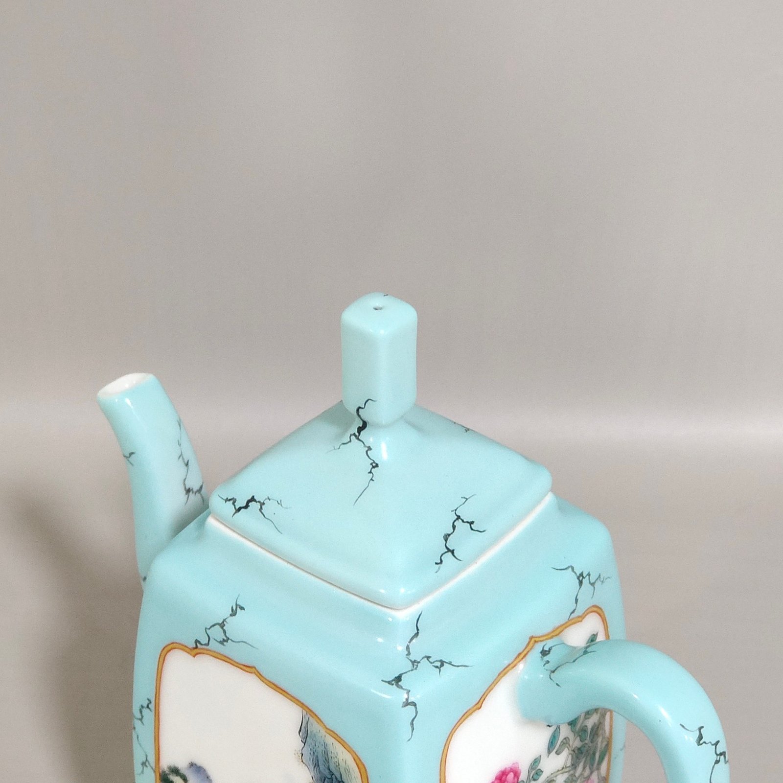 Qing Dynasty Yongzheng enamel turquoise green window landscape teapot