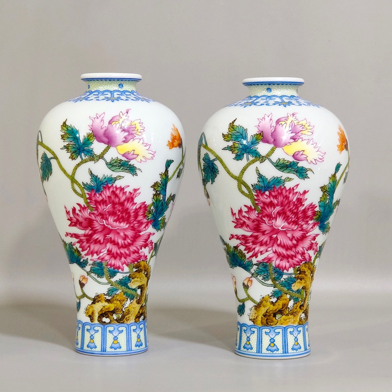 Qing Dynasty Yongzheng enamel poppy plum vase