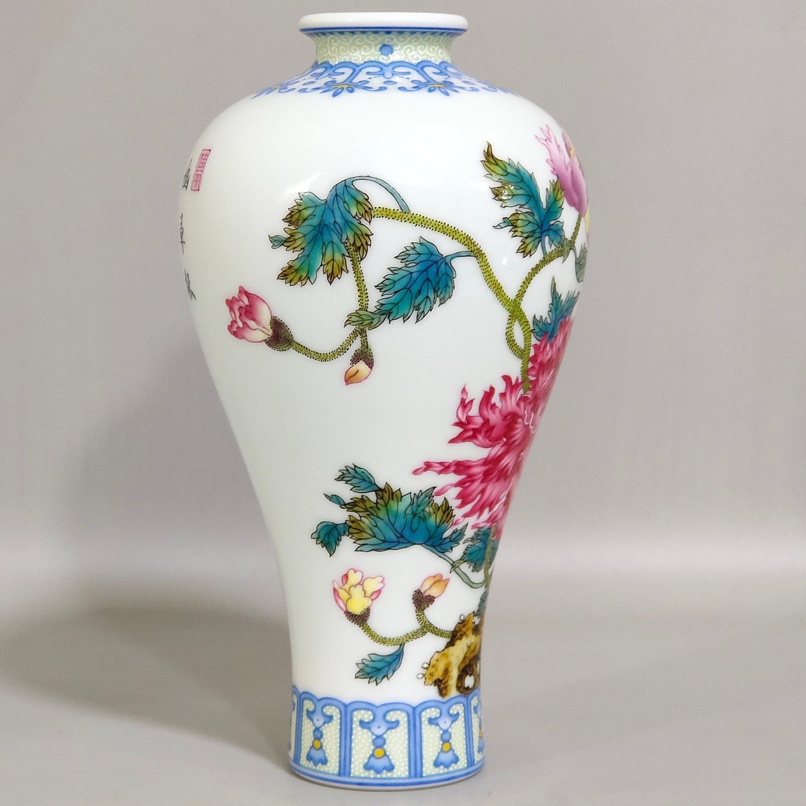 Qing Dynasty Yongzheng enamel poppy plum vase