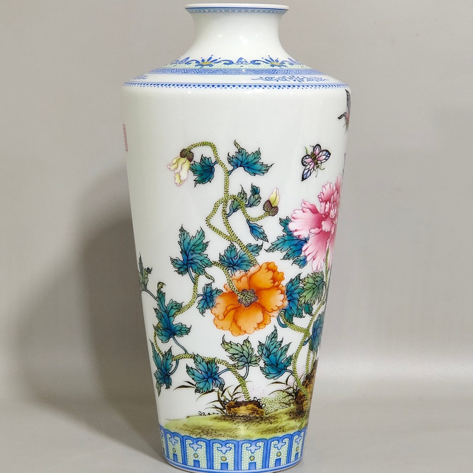 Qing Dynasty Yongzheng enamel poppy butterfly poem folded shoulder plum vase