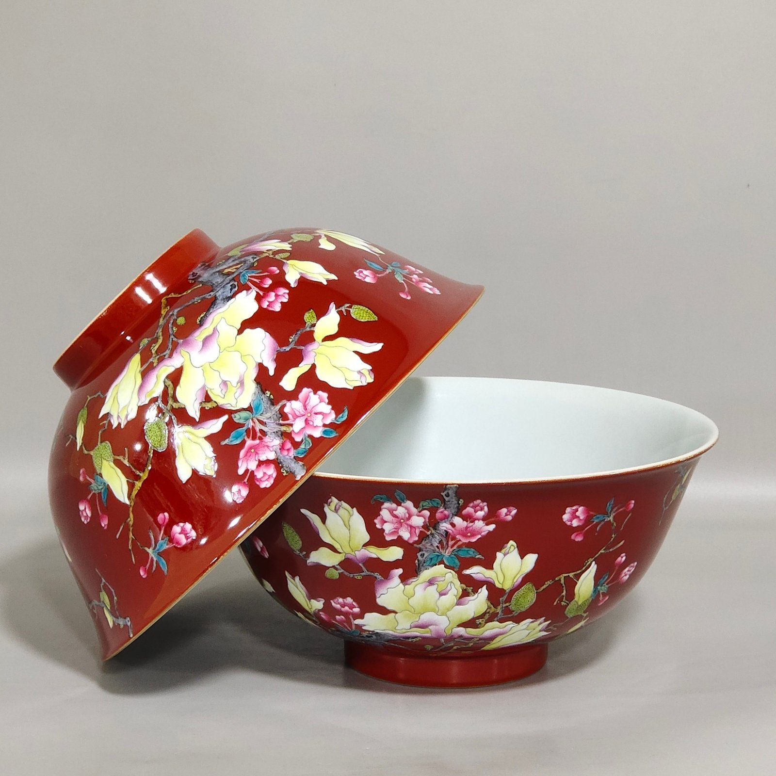 Qing Dynasty Yongzheng enamel chili red magnolia flower poem bowl