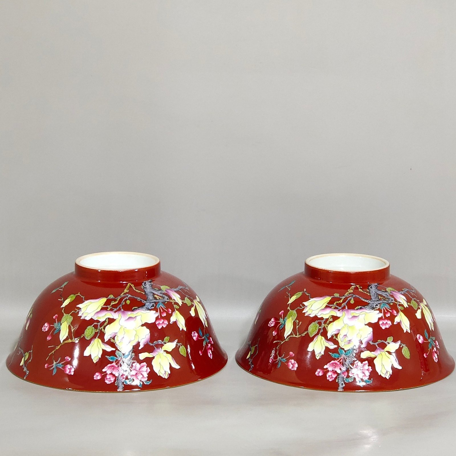 Qing Dynasty Yongzheng enamel chili red magnolia flower poem bowl
