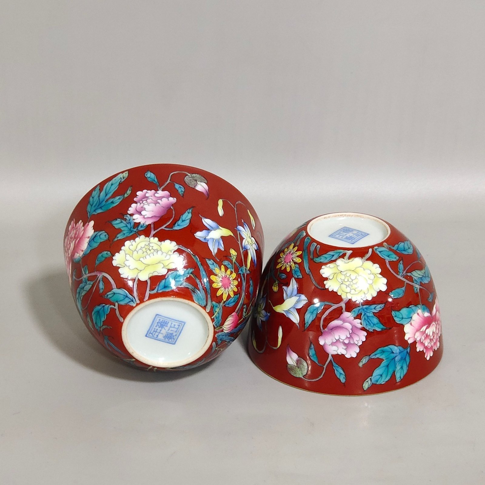 Qing Dynasty Yongzheng enamel chili red flower cup