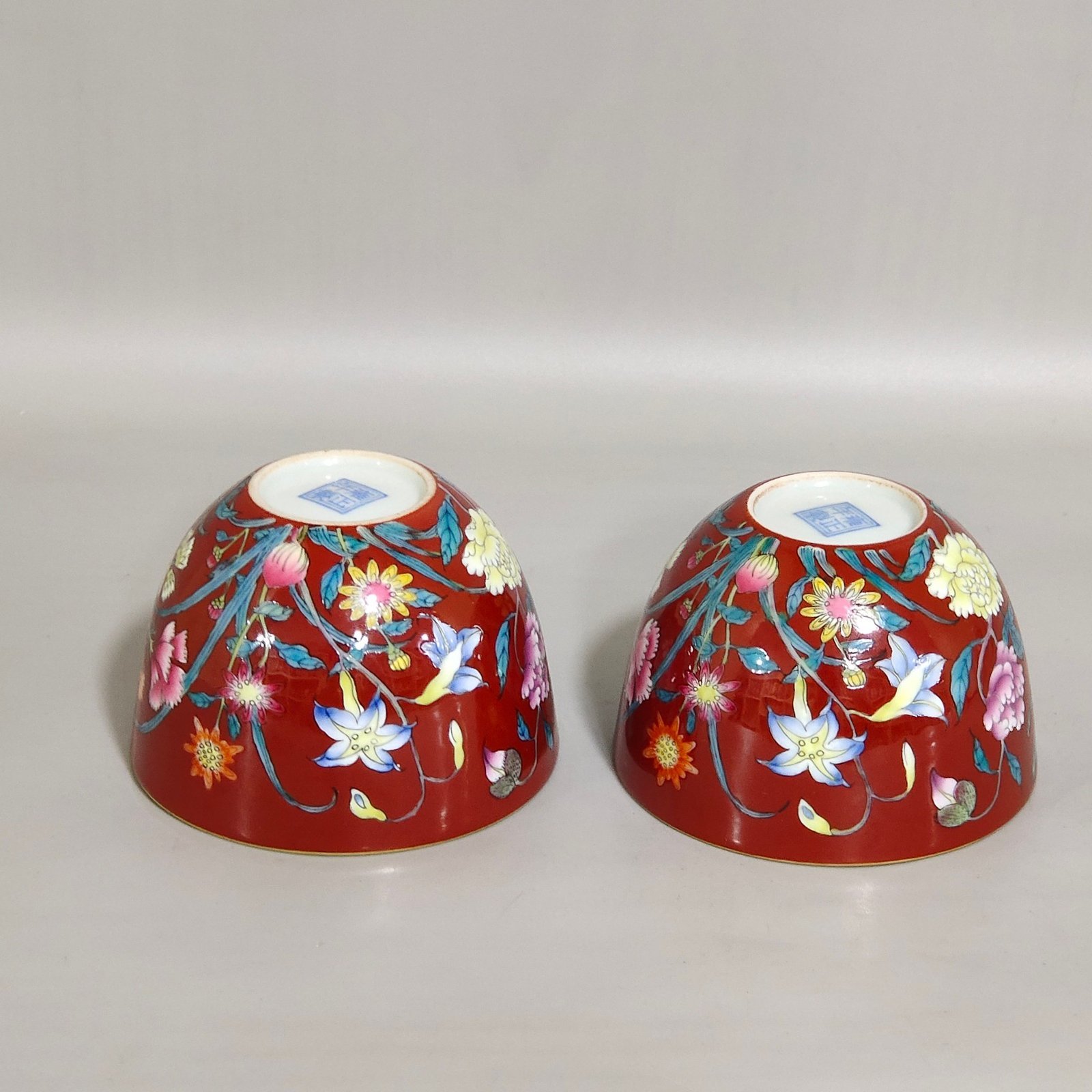 Qing Dynasty Yongzheng enamel chili red flower cup