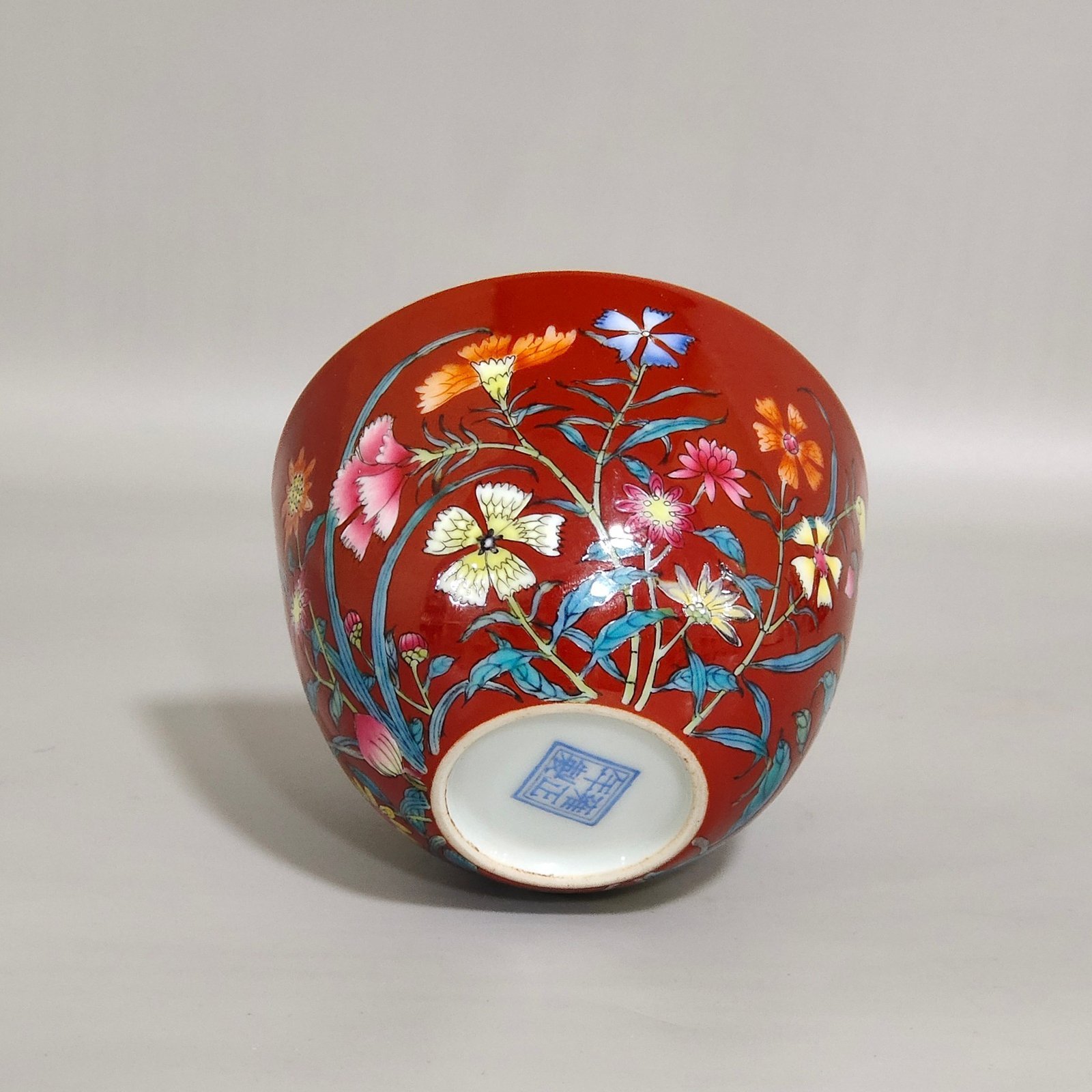 Qing Dynasty Yongzheng enamel chili red flower cup