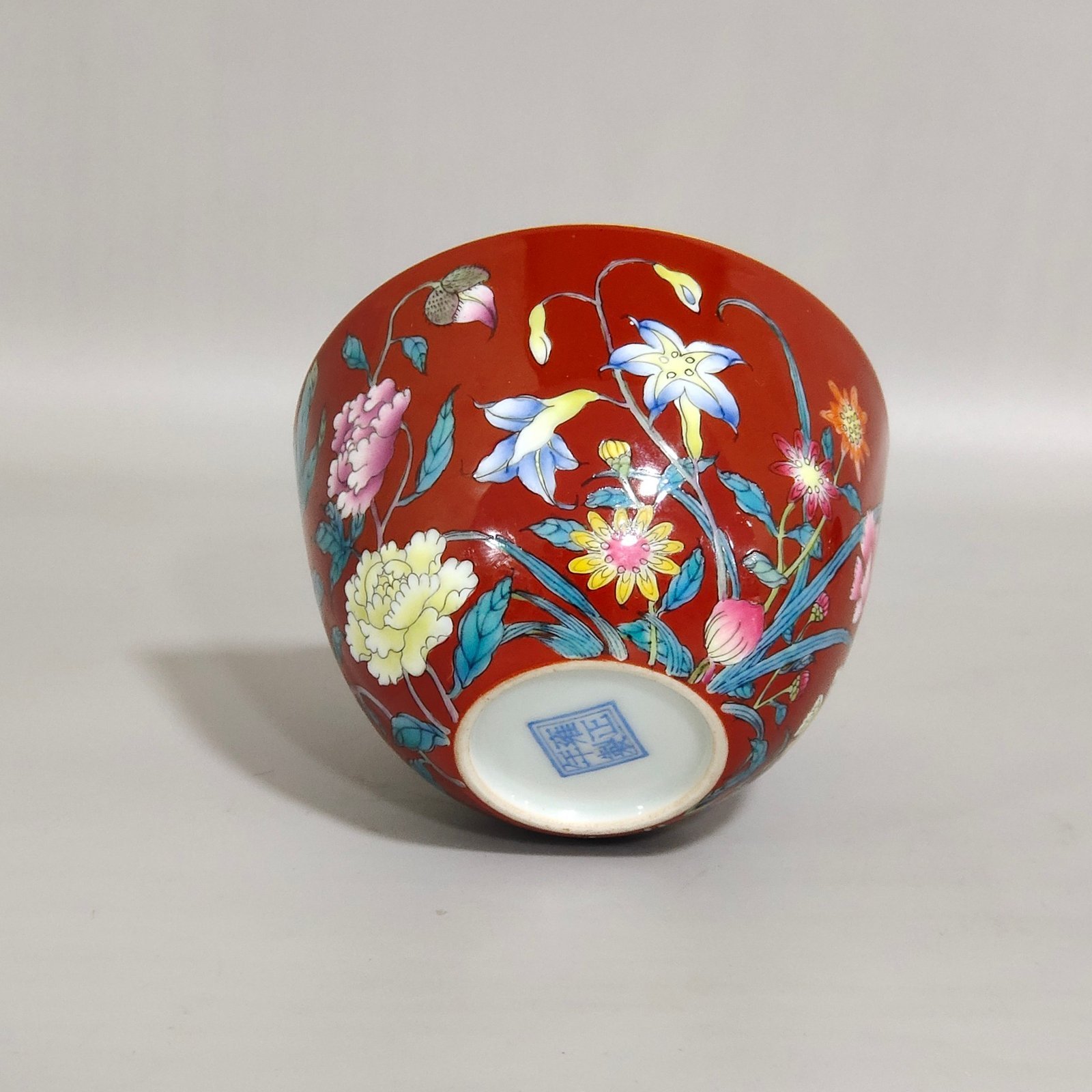 Qing Dynasty Yongzheng enamel chili red flower cup