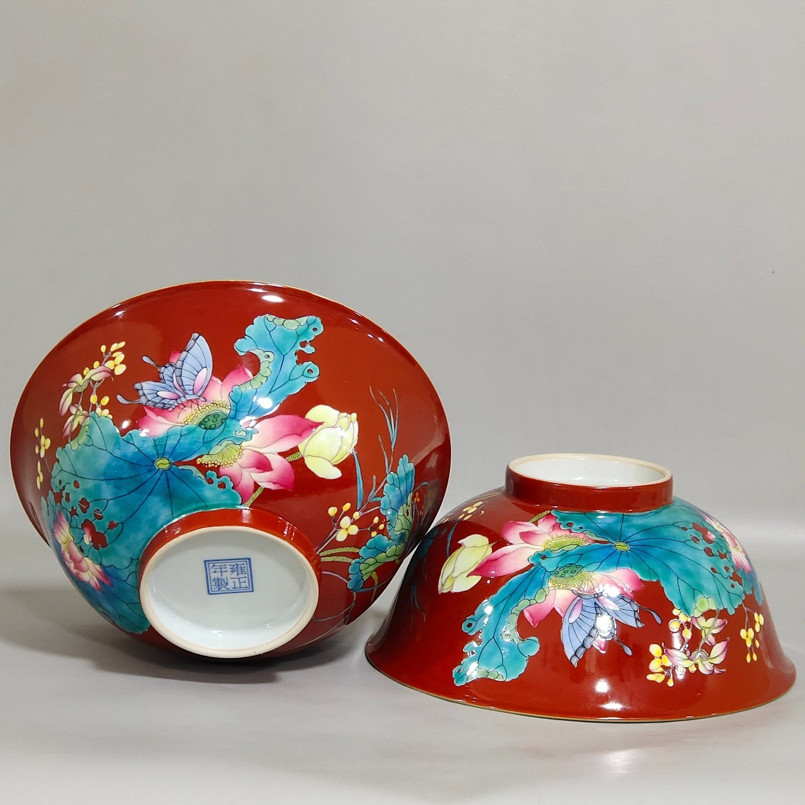 Qing Dynasty Yongzheng enamel red pepper red lotus poem bowl