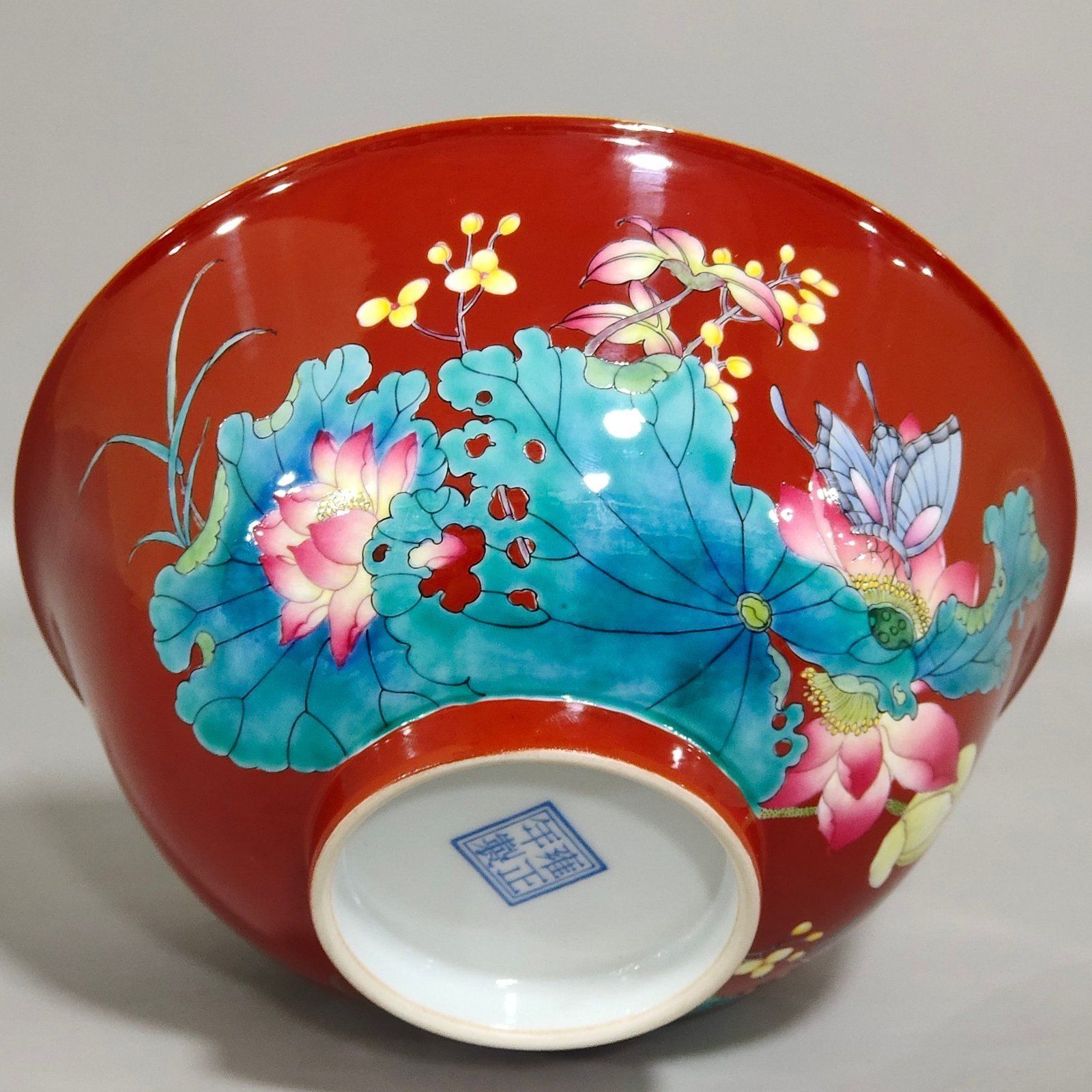 Qing Dynasty Yongzheng enamel red pepper red lotus poem bowl