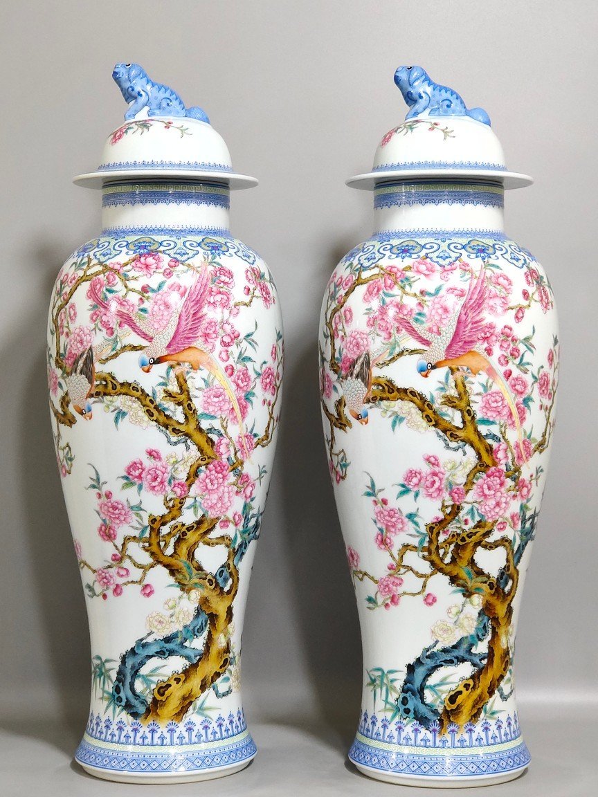 Qing Dynasty Yongzheng enamel parrot peach blossom lid jar