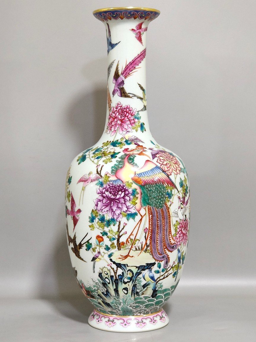 Qing Dynasty Yongzheng Hundred Birds Facing Phoenix Long necked Vase