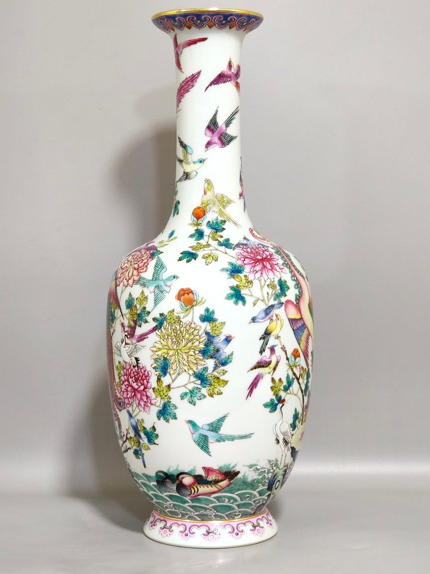 Qing Dynasty Yongzheng Hundred Birds Facing Phoenix Long necked Vase