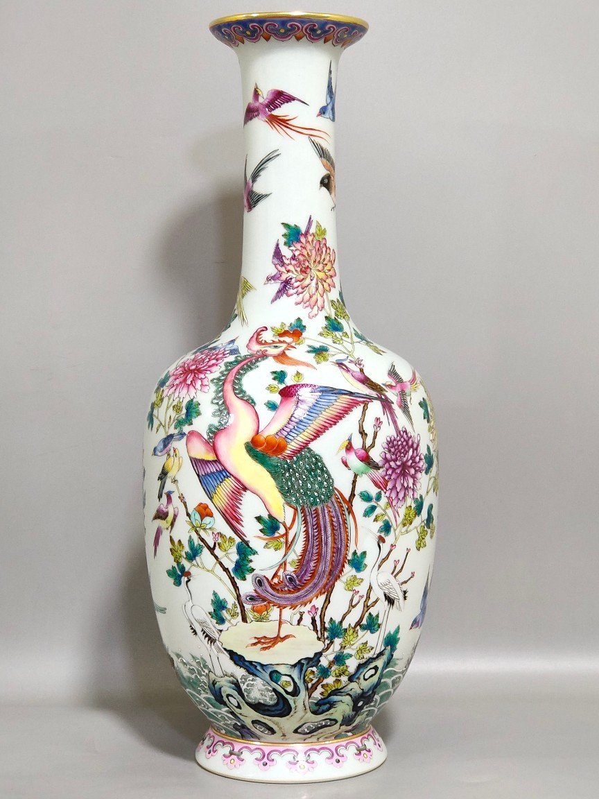 Qing Dynasty Yongzheng Hundred Birds Facing Phoenix Long necked Vase