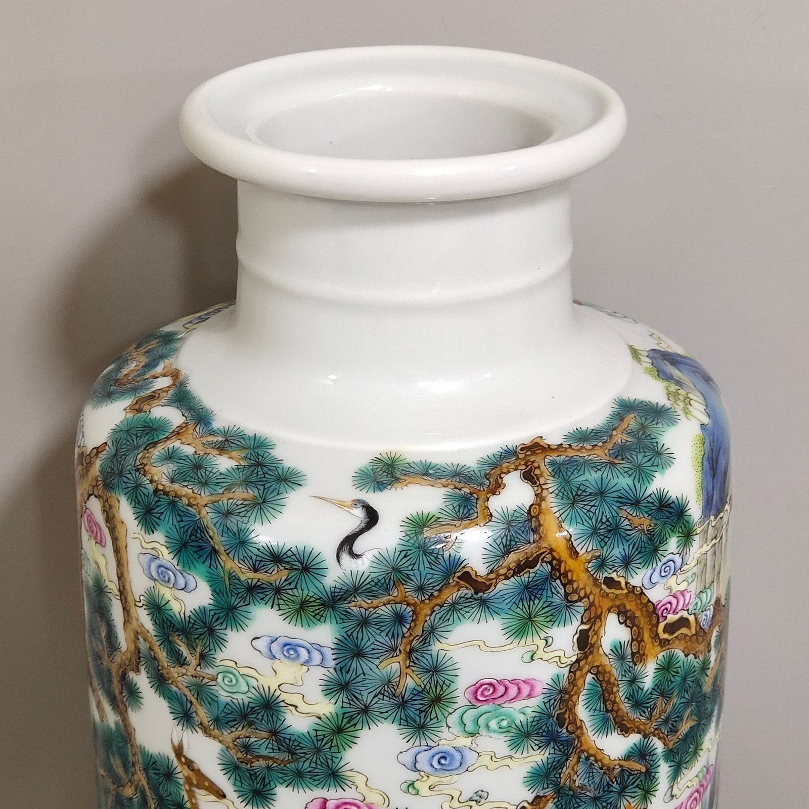 Qing Dynasty Yongzheng firecracker bottle with hundreds of deers