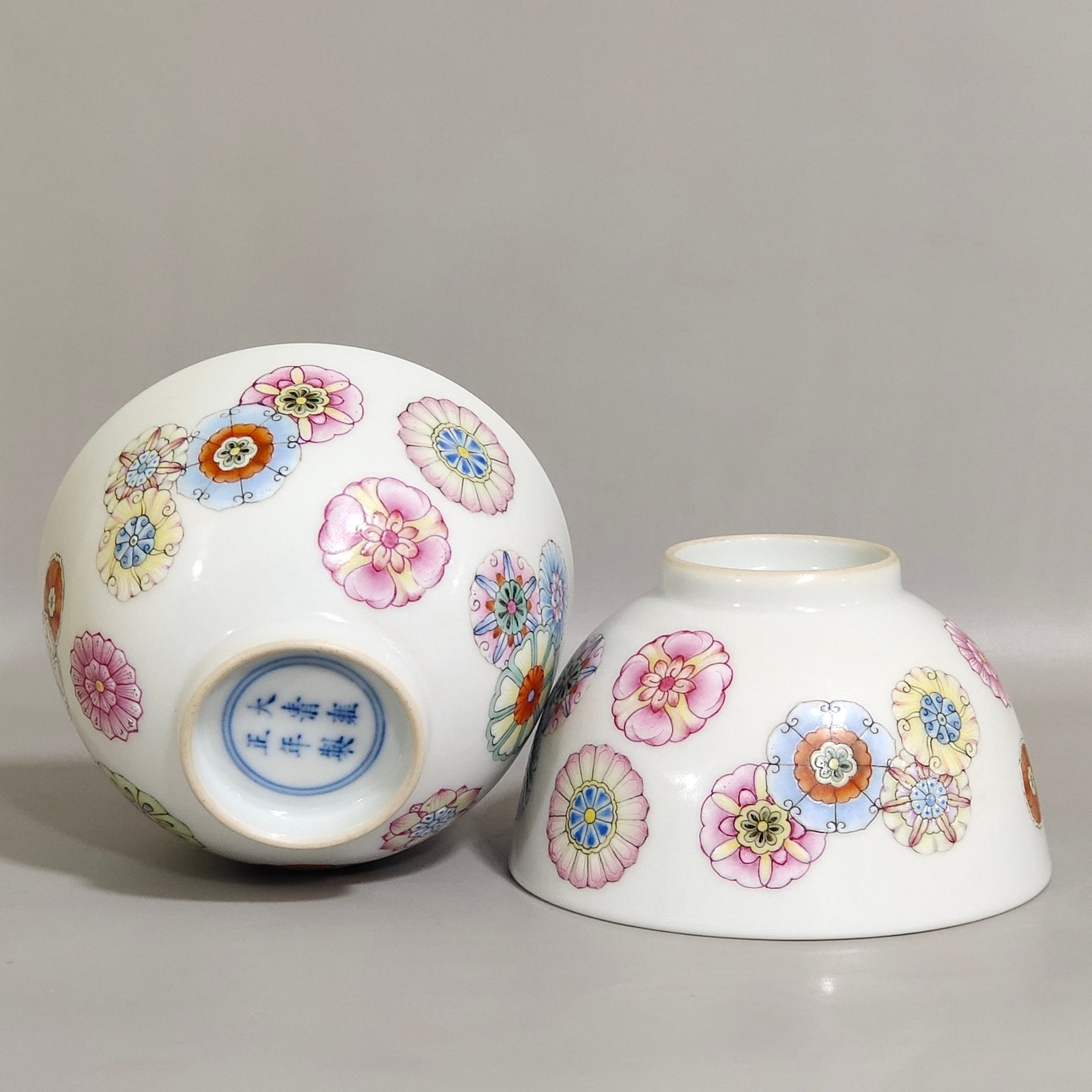 Qing Dynasty Yongzheng leather flower bowl