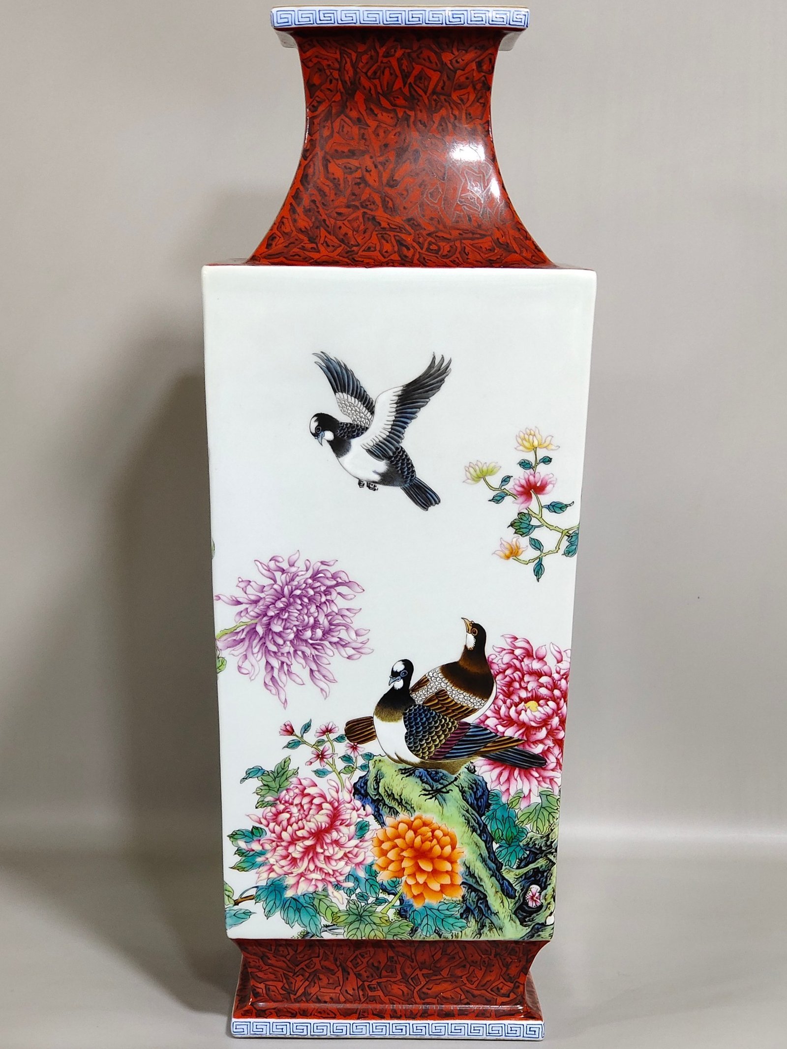 Qing Dynasty Yongzheng stone pattern glazed chrysanthemum and pigeon poem square vase