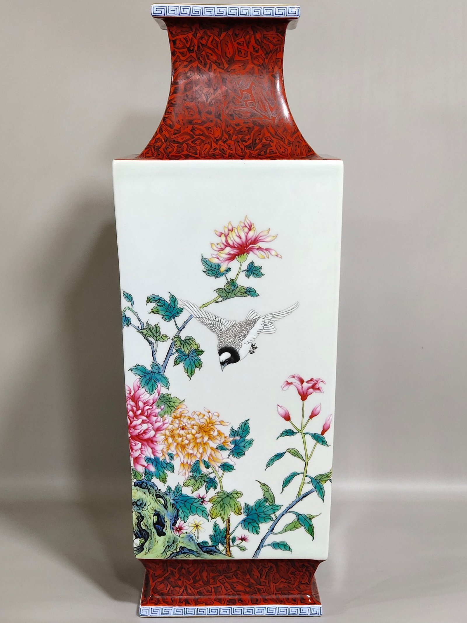 Qing Dynasty Yongzheng stone pattern glazed chrysanthemum and pigeon poem square vase