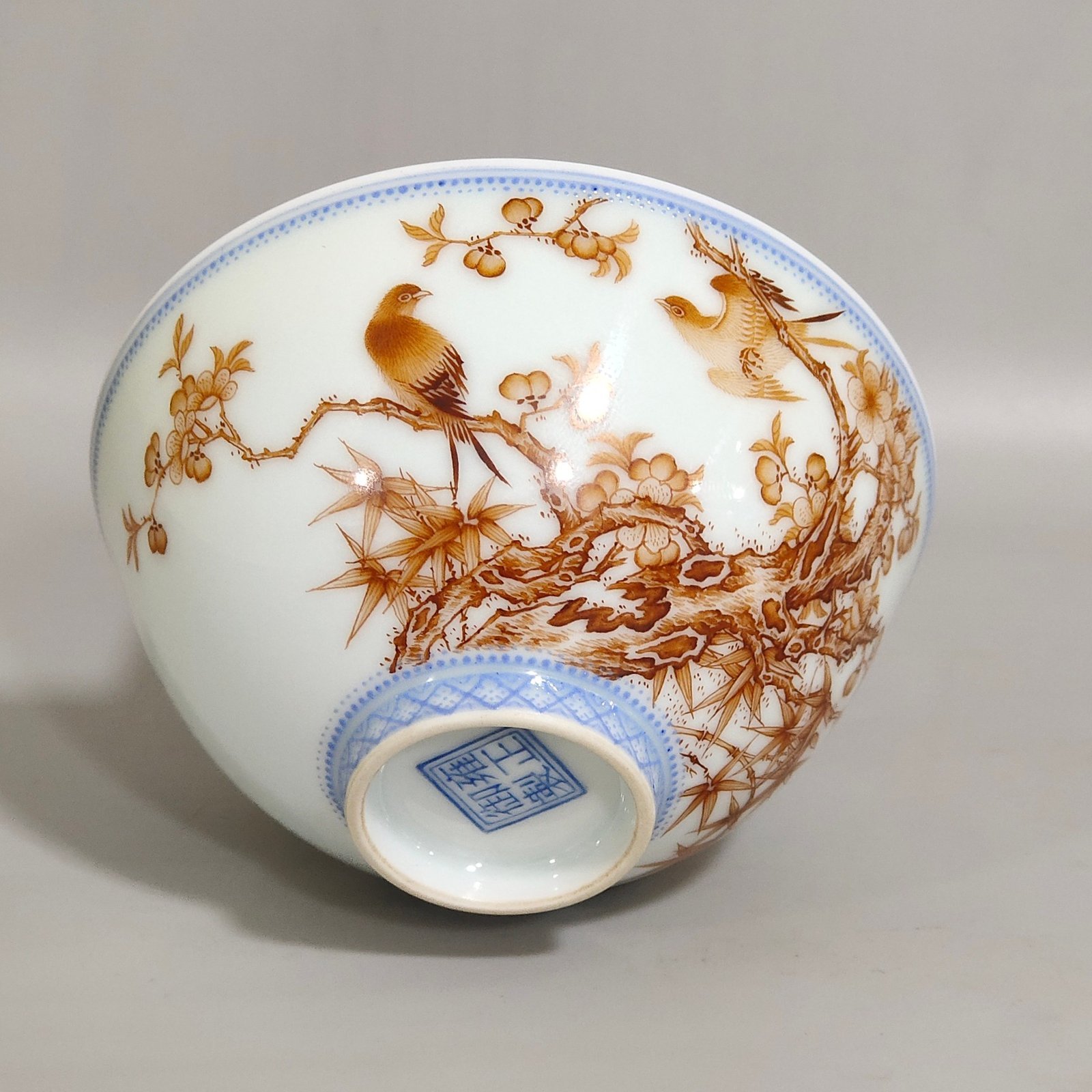 Qing Dynasty Yongzheng alum red emerald edge flower and bird poem cup