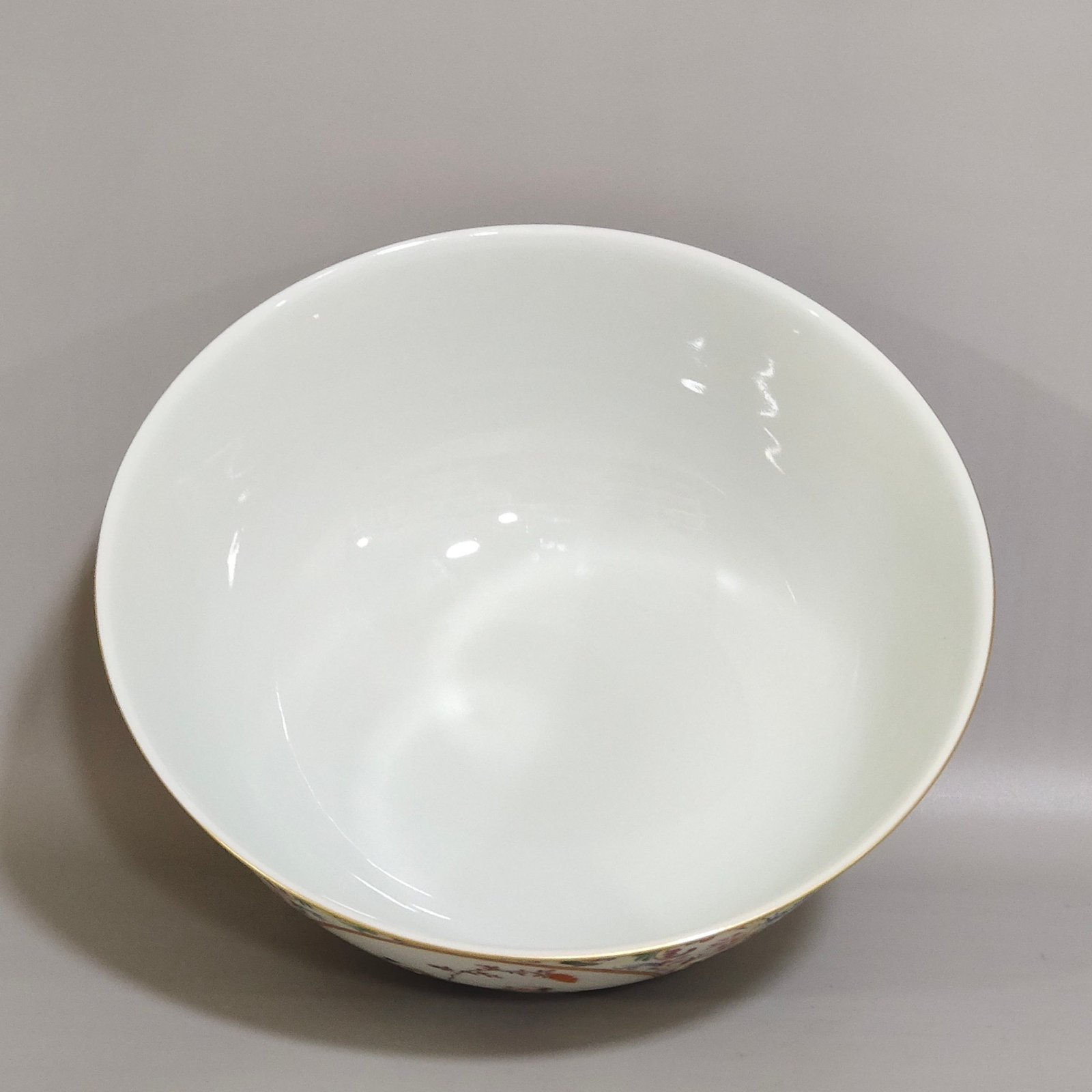 Qing Dynasty Yongzheng Fushou Continuously Opening Window Baby Playing Bowl
