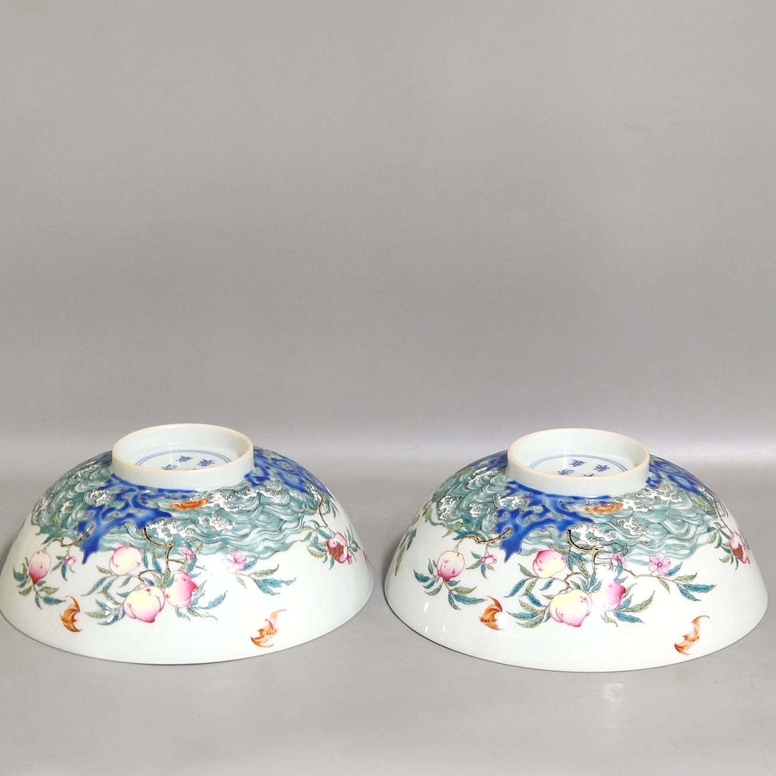 Qing Dynasty Yongzheng Fushan Shouhai Sanduo bowl