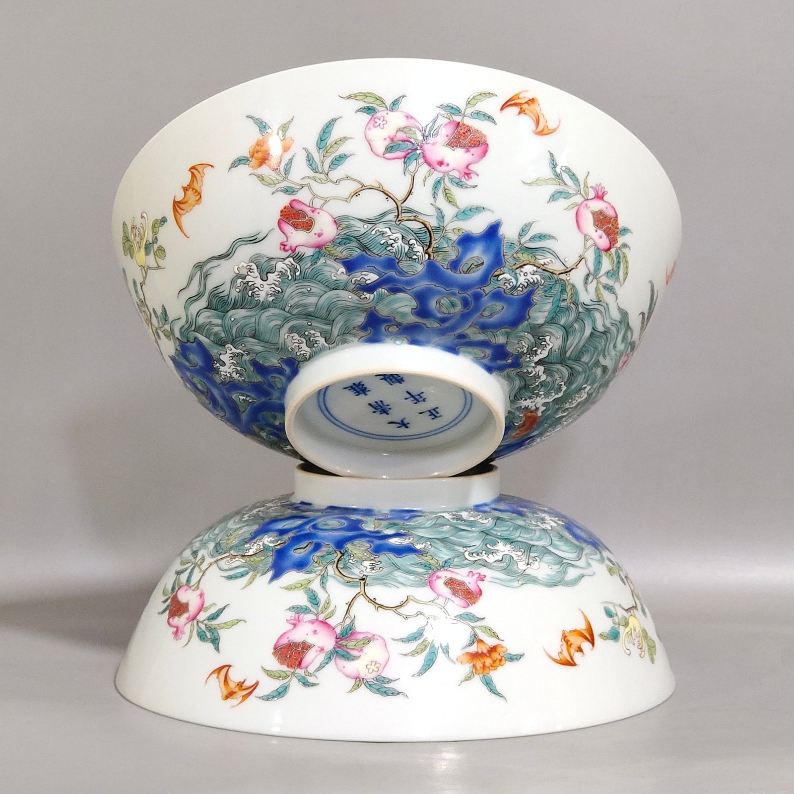 Qing Dynasty Yongzheng Fushan Shouhai Sanduo bowl