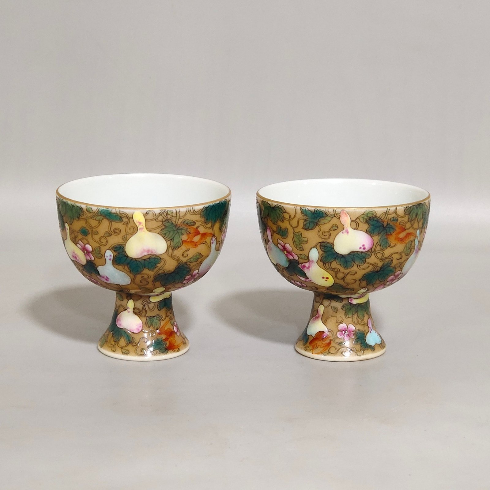 Qing Dynasty Yongzheng beige glazed Goblet with many children and many blessings