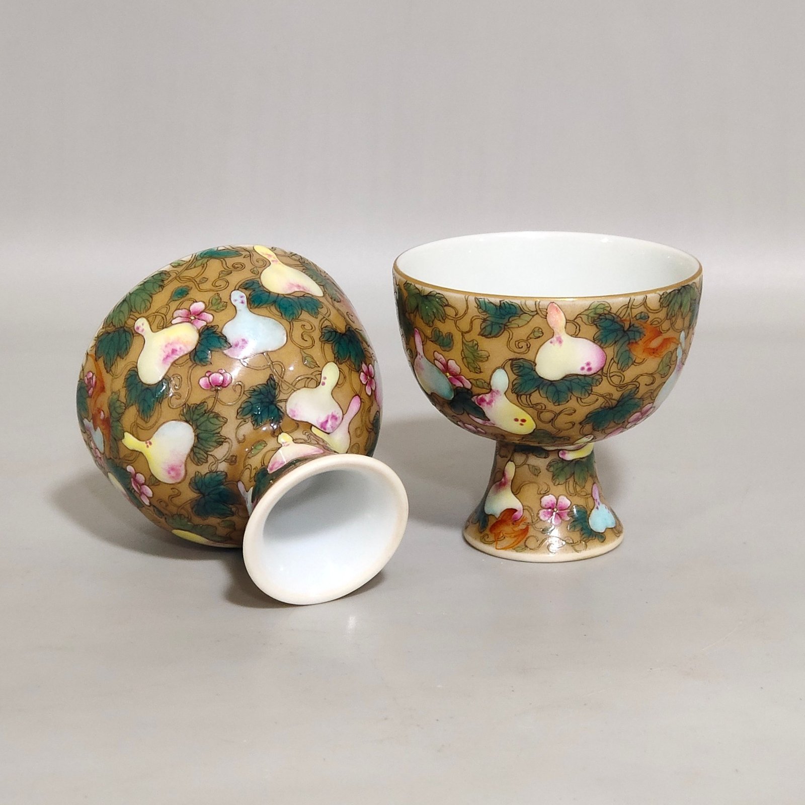 Qing Dynasty Yongzheng beige glazed Goblet with many children and many blessings