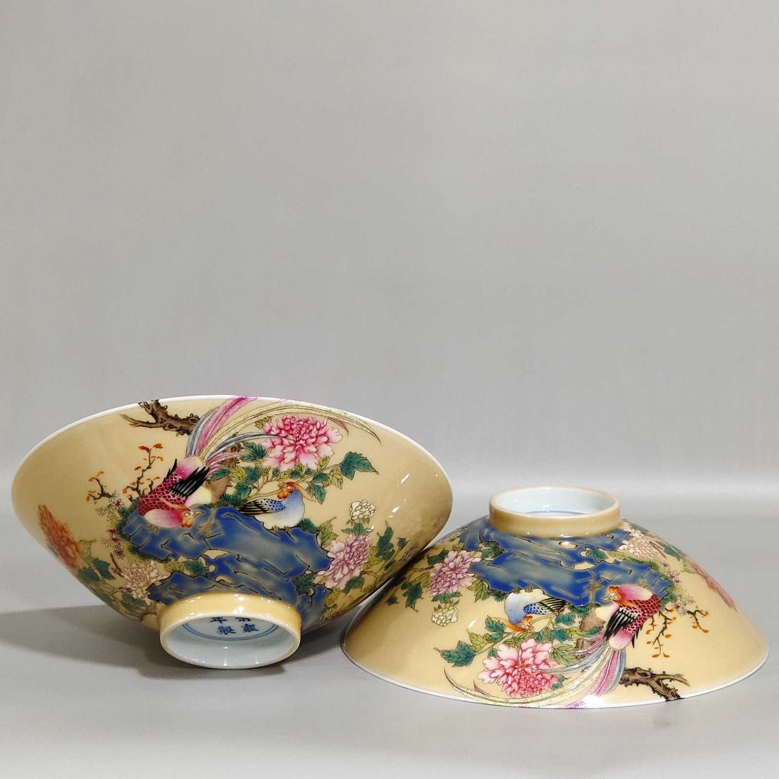 Qing Dynasty Yongzheng beige glazed bamboo hat bowl with icing on the cake
