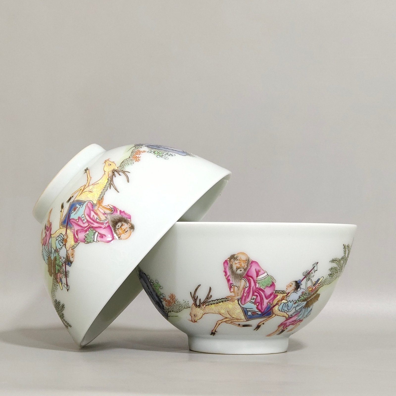 Qing Dynasty Yongzheng pastel imperial deer fairy bowl