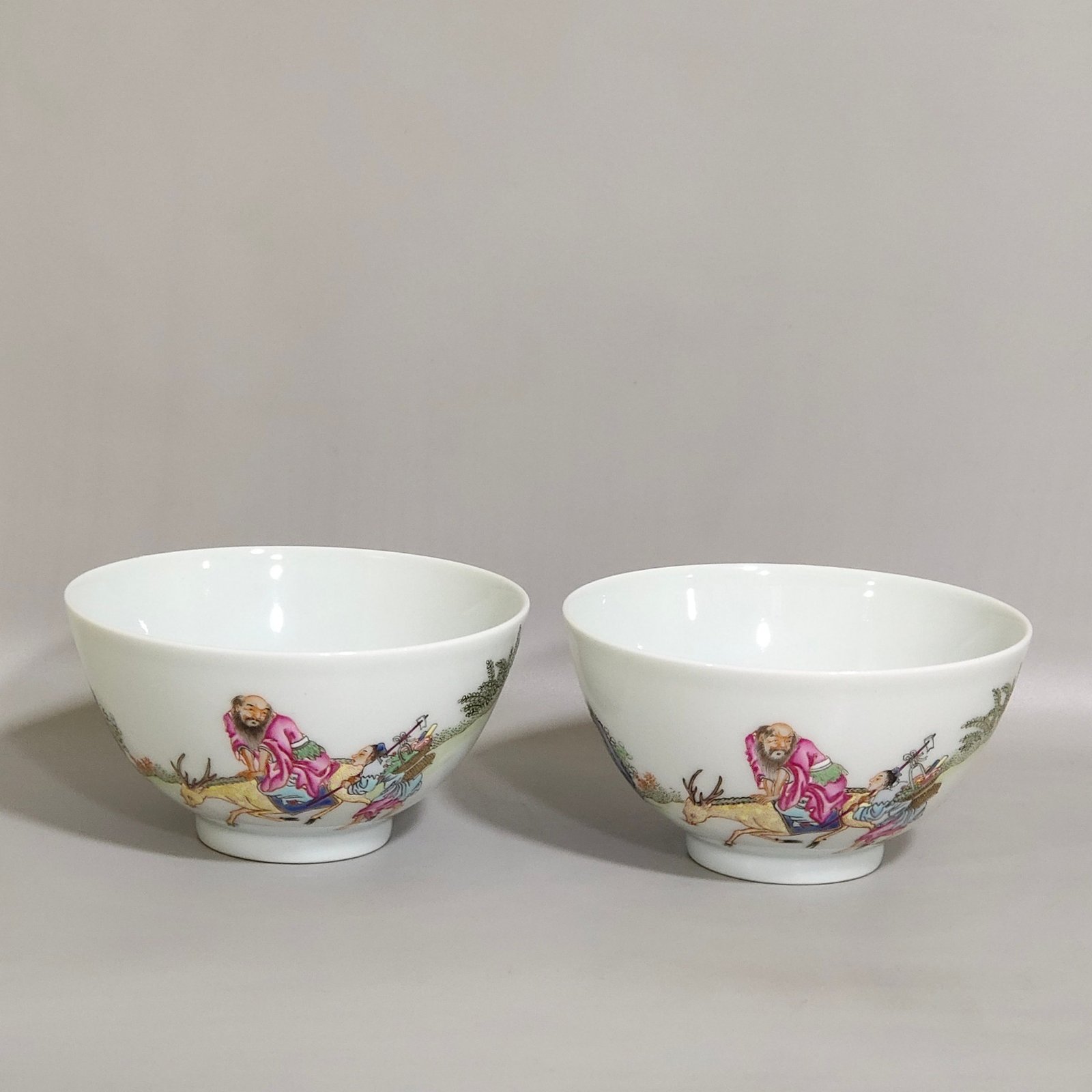 Qing Dynasty Yongzheng pastel imperial deer fairy bowl