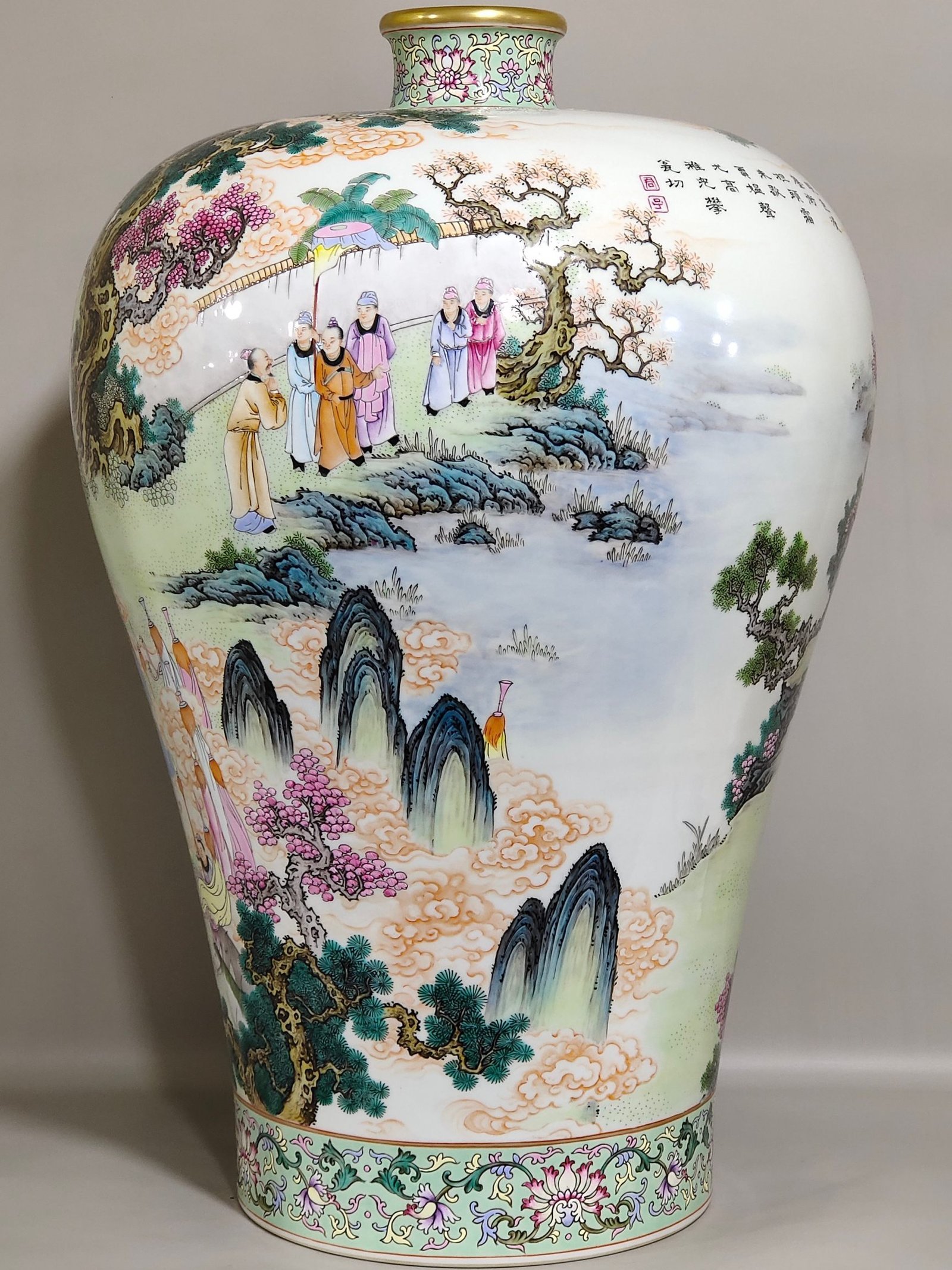 Qing Dynasty Yongzheng Greenland figure plum vase with pictures of peace and happiness