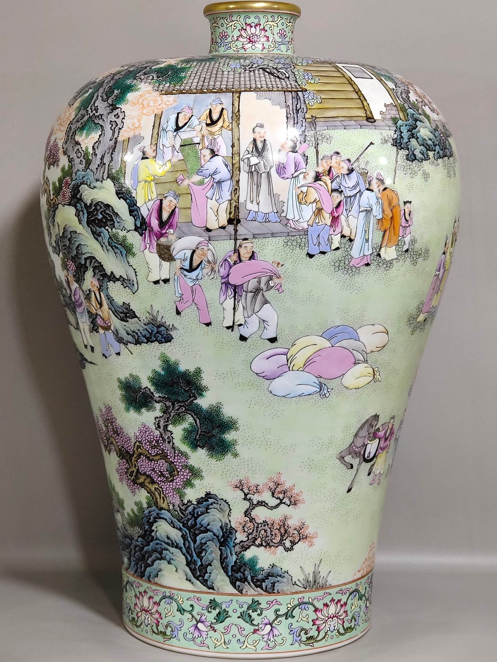 Qing Dynasty Yongzheng Greenland figure plum vase with pictures of peace and happiness