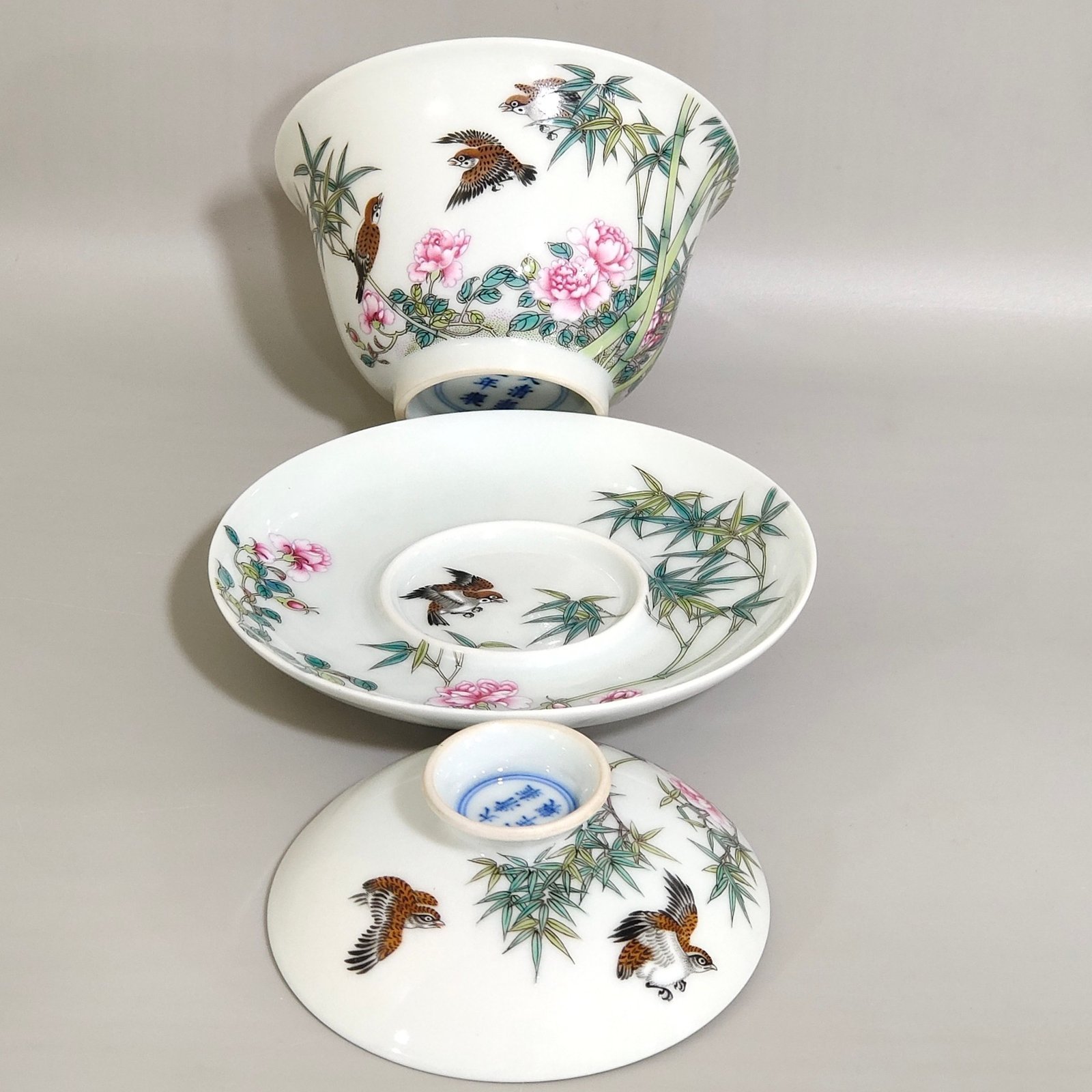 Qing Dynasty Yongzheng Green Bamboo Rose Sparrow Poetry Sancai Bowl