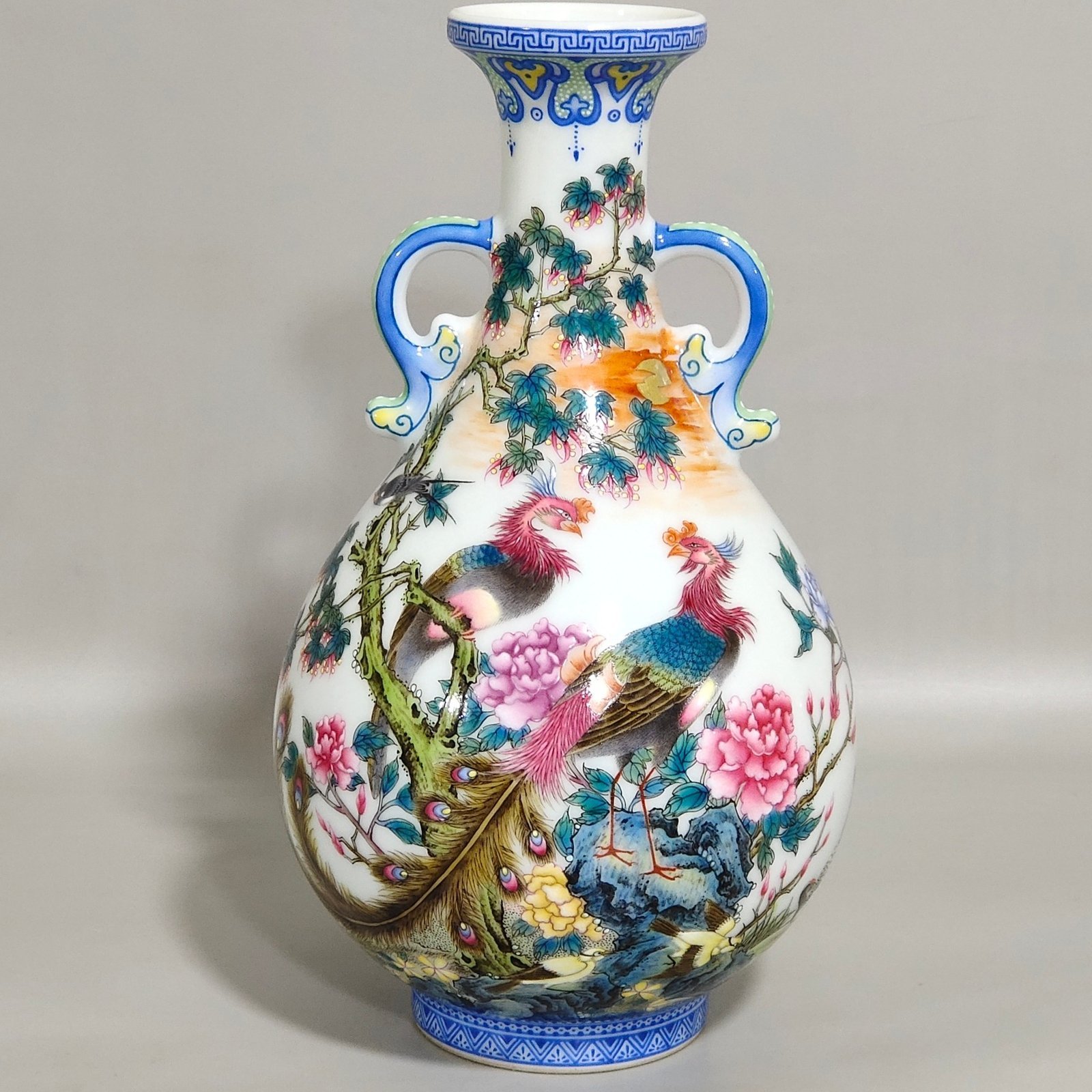 Qing Dynasty Yongzheng Green Border Poems Double Eared Jade Pot Spring Vase